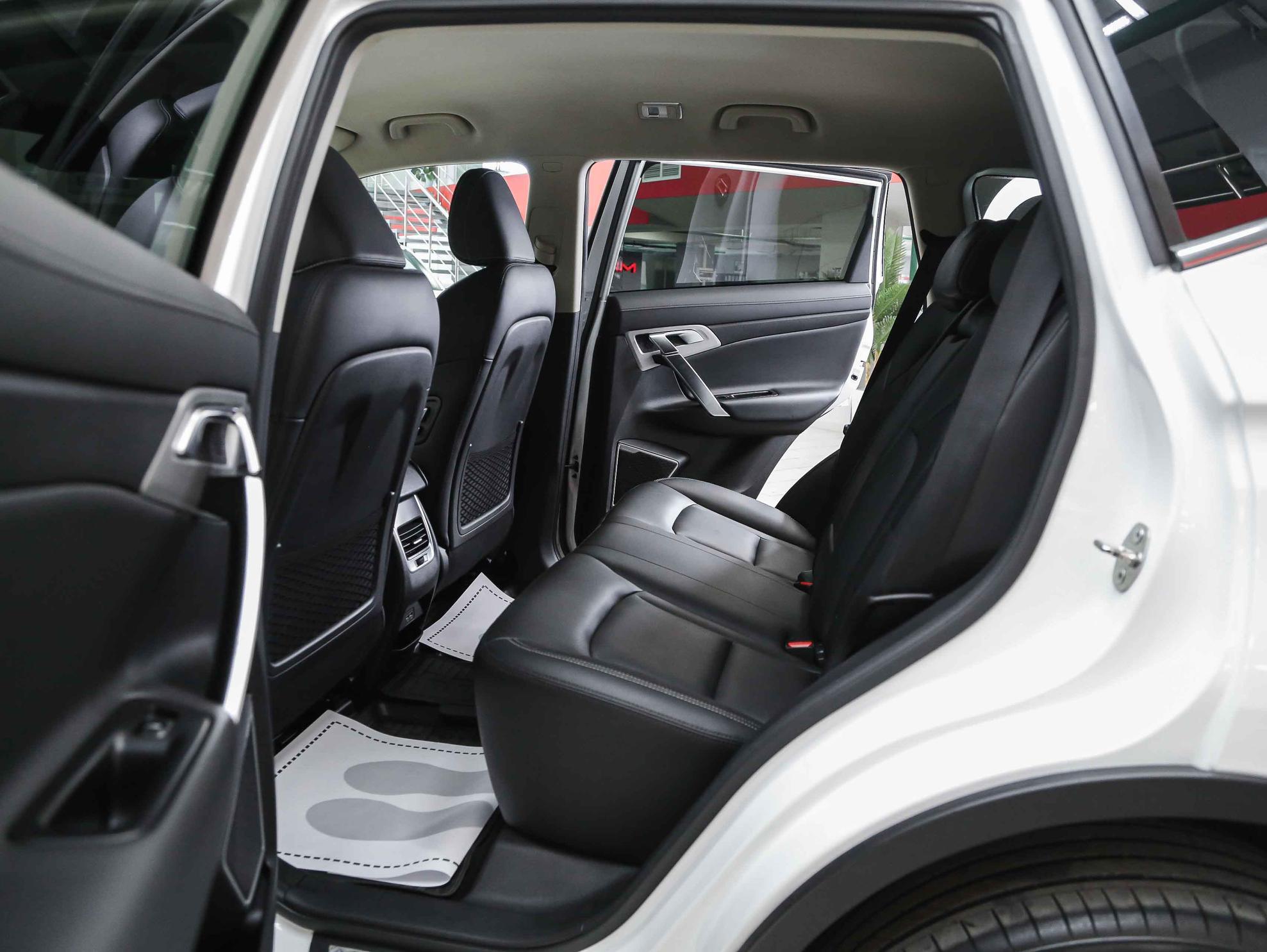 Geely Atlas 2019, белый, ДЦ Орехово