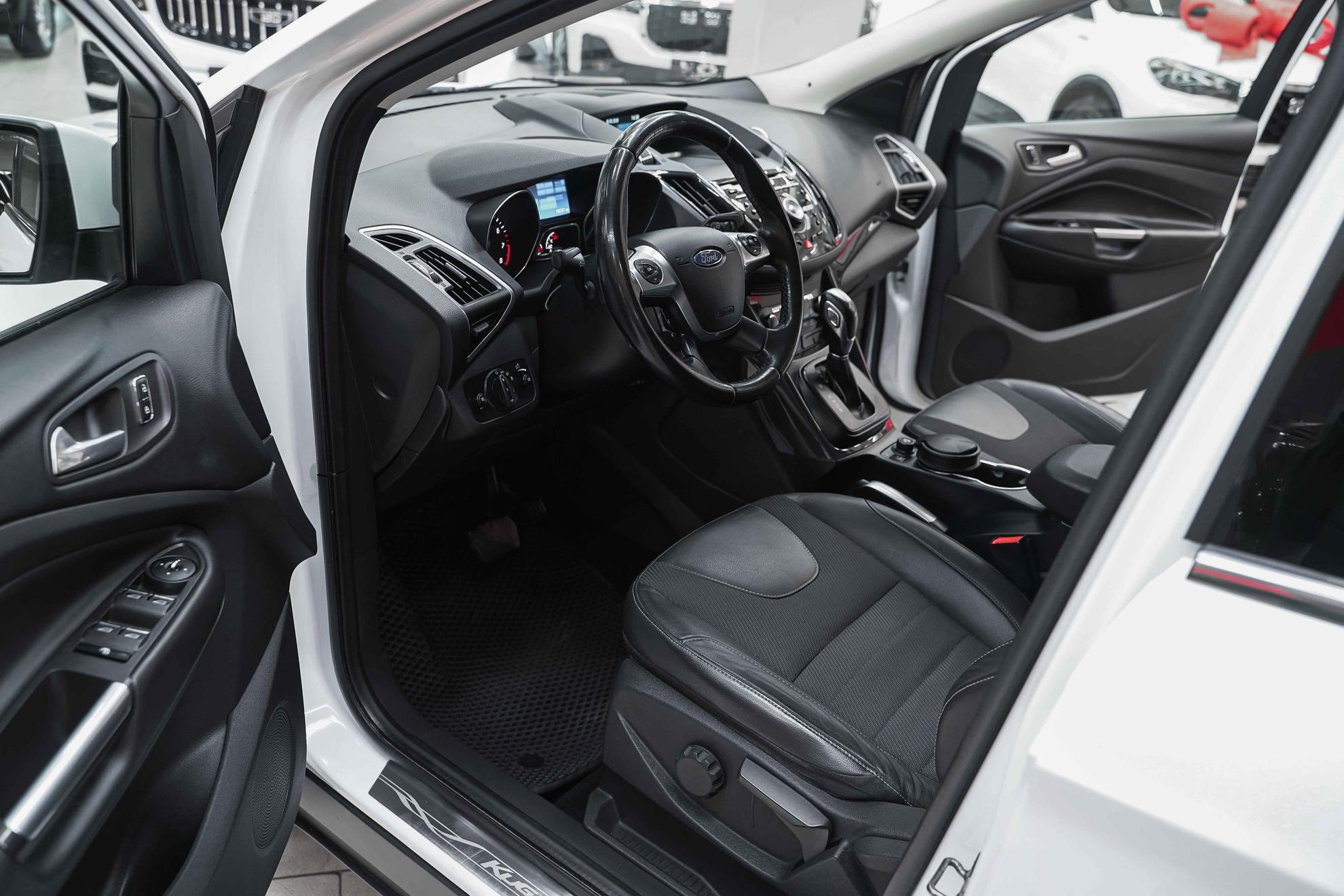 Ford Kuga 2013, белый, ДЦ Орехово