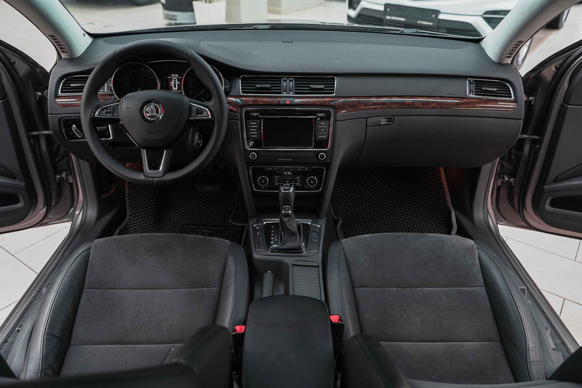 Skoda Superb 2014, бежевый, ДЦ Орехово