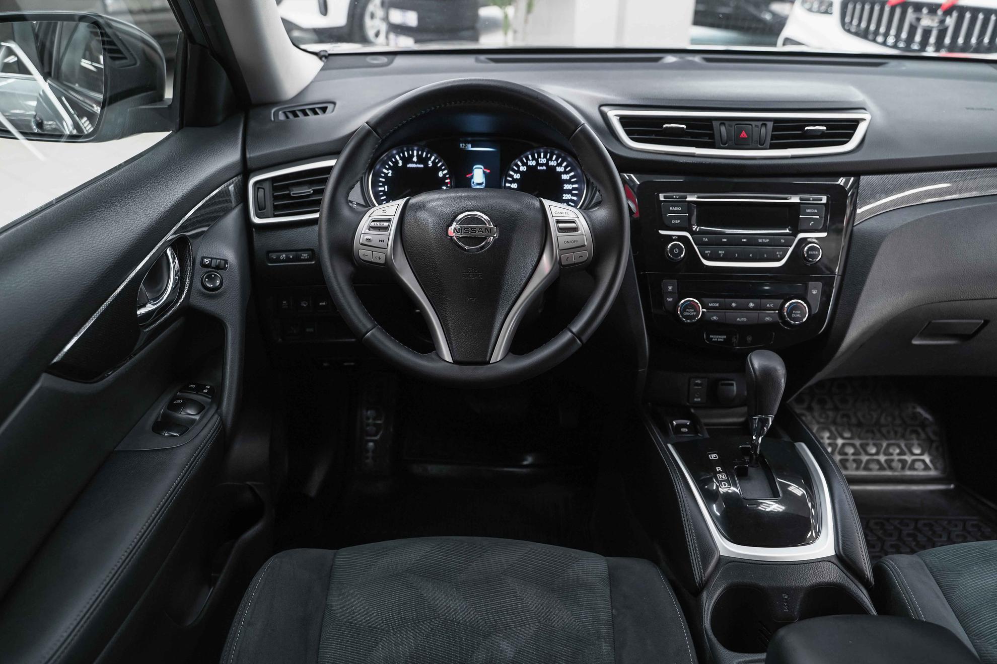 Nissan X-Trail 2016, серый, ДЦ Орехово