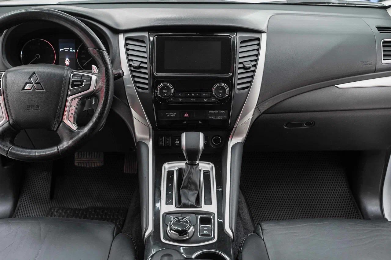 Mitsubishi Pajero Sport 2018, белый, ДЦ Орехово