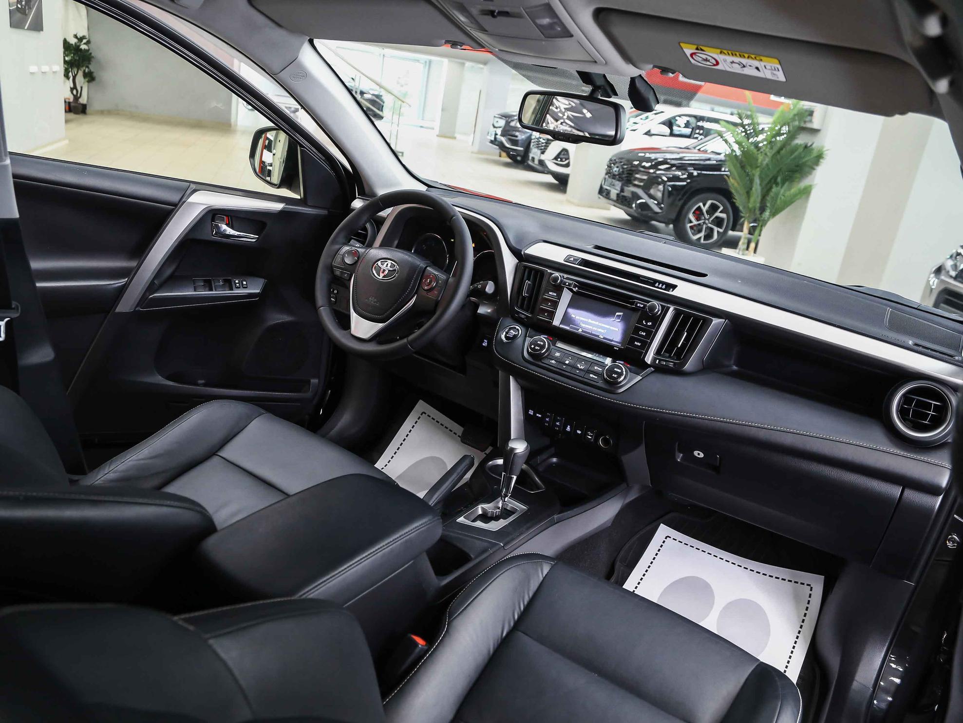 Toyota RAV4 2016, черный, ДЦ Орехово