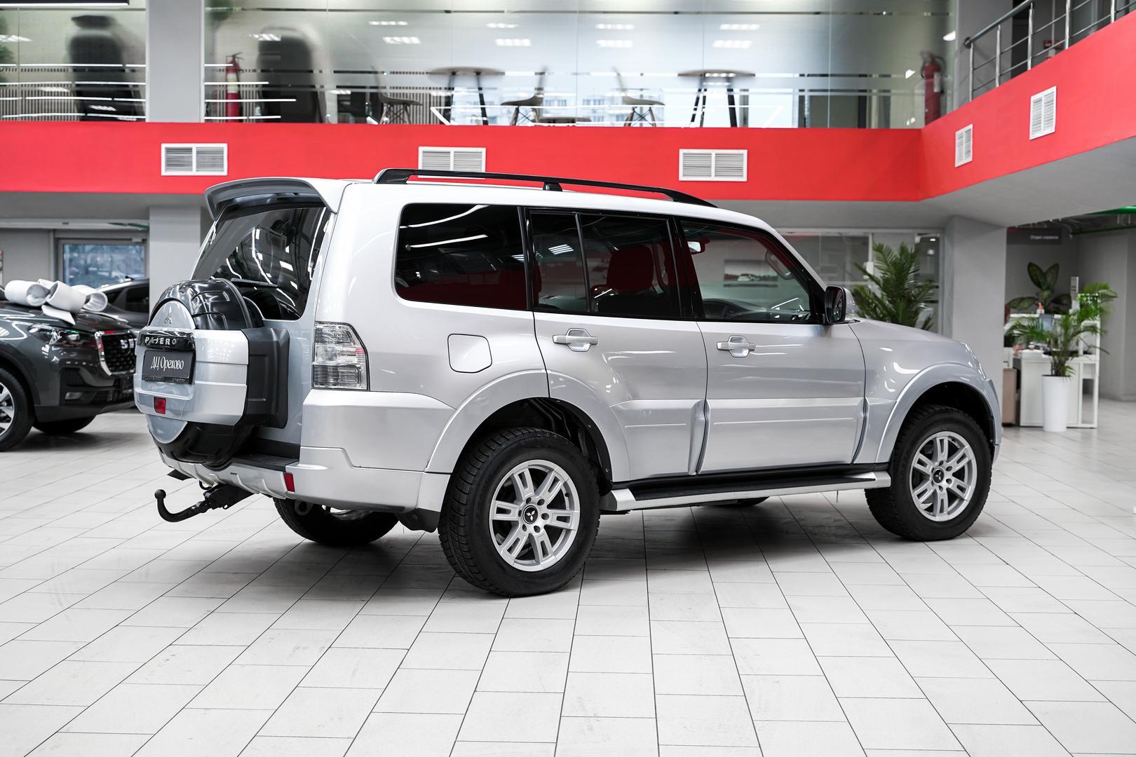 Mitsubishi Pajero 2011, серебряный, ДЦ Орехово