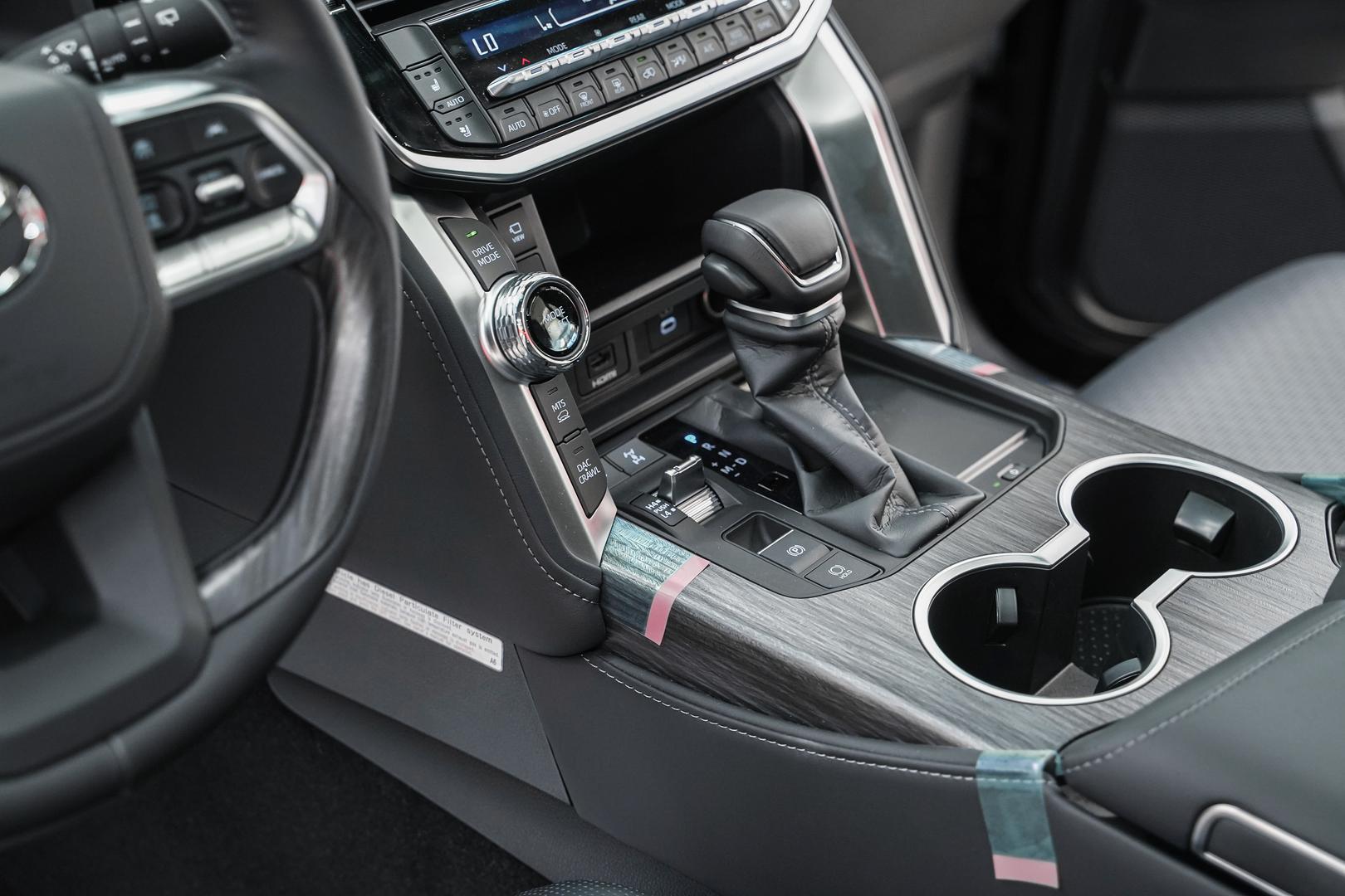Toyota Land Cruiser 2025, черный, ДЦ Орехово