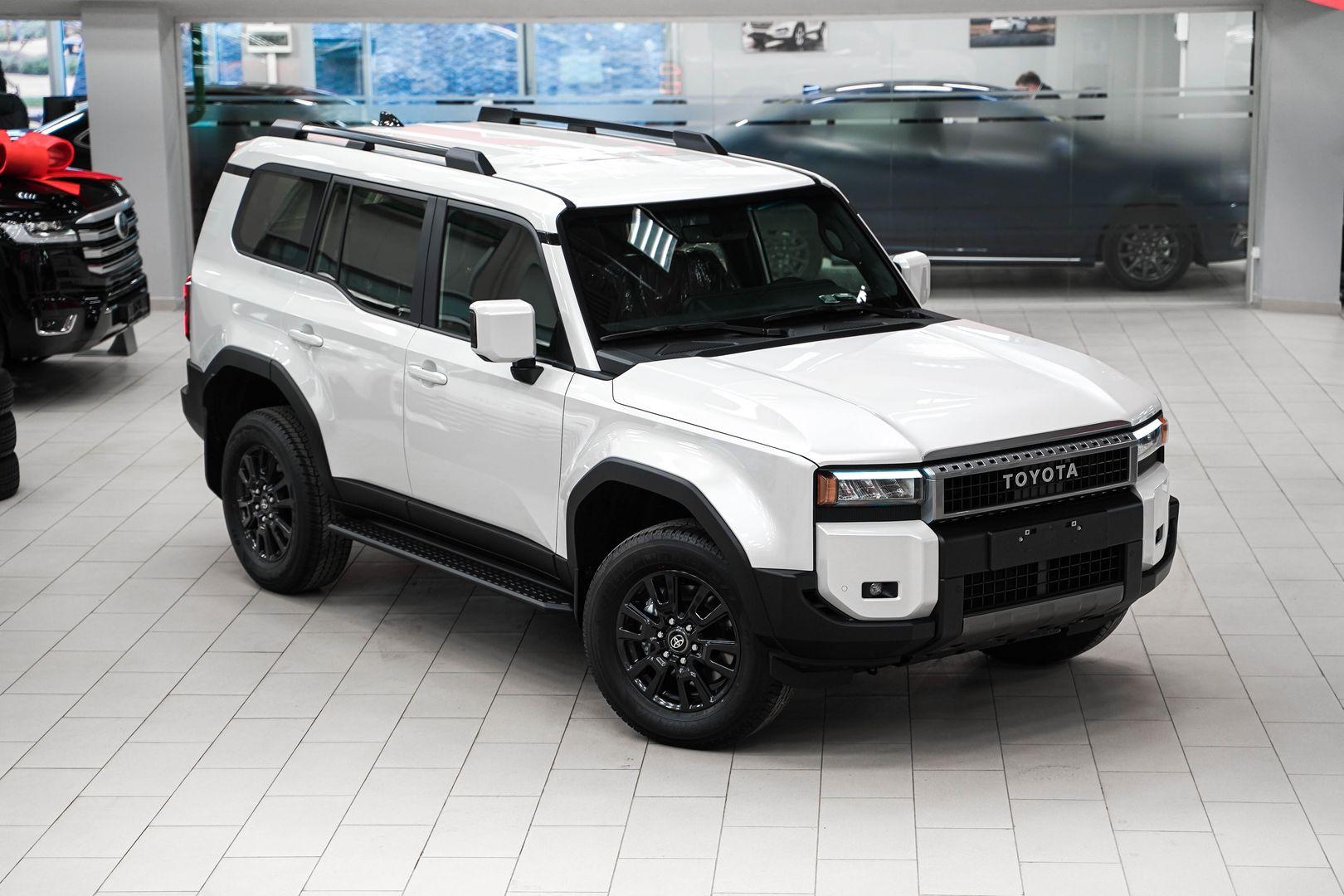 Toyota Land Cruiser Prado 2024, белый, ДЦ Орехово