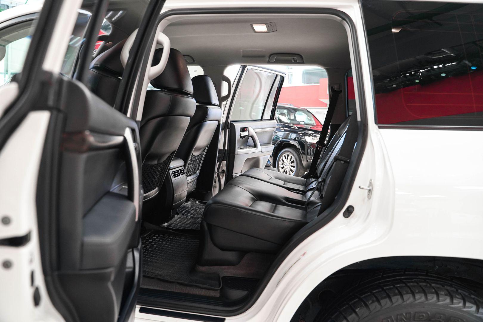 Toyota Land Cruiser 2014, белый, ДЦ Орехово