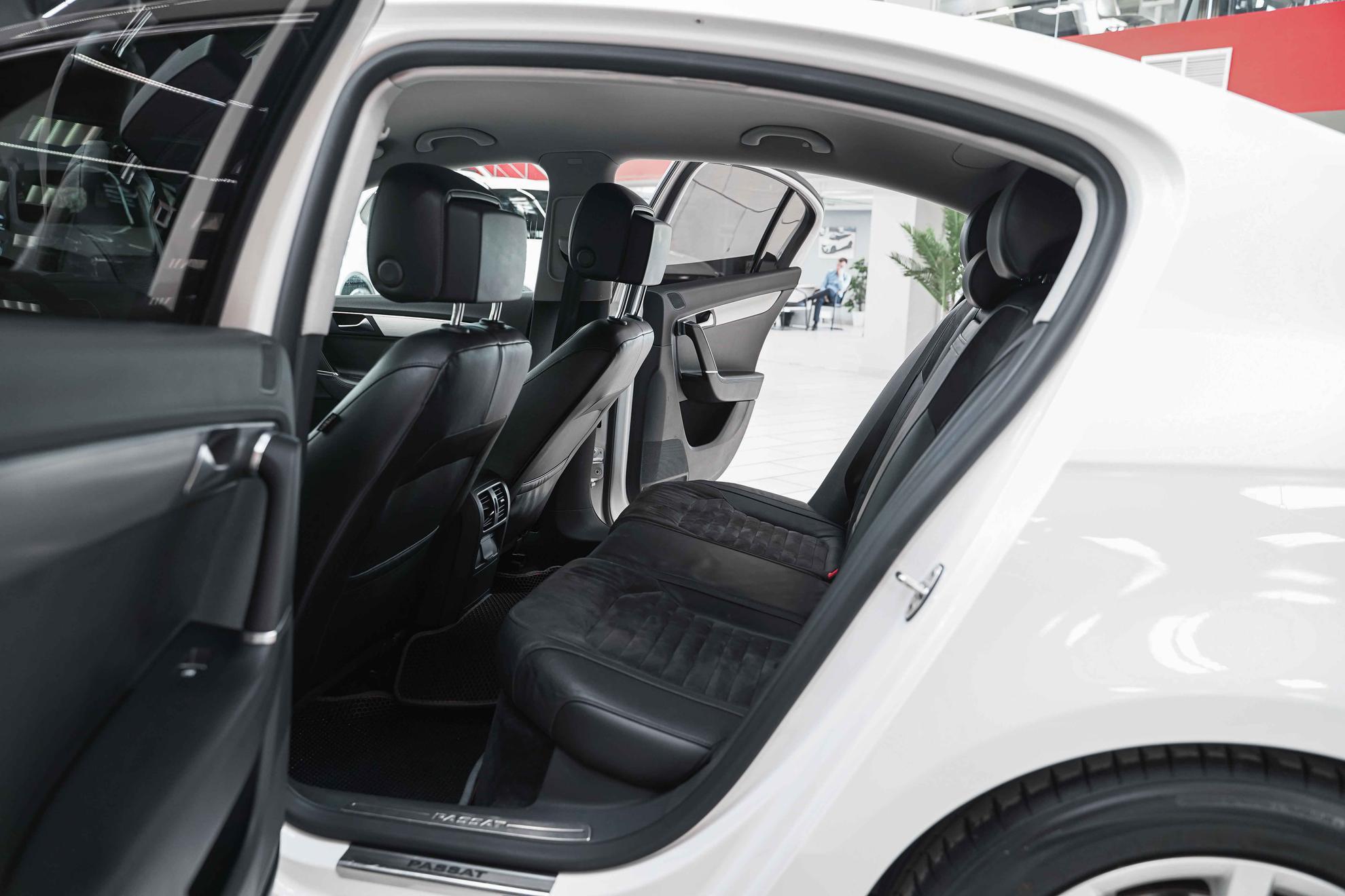 Volkswagen Passat 2012, белый, ДЦ Орехово