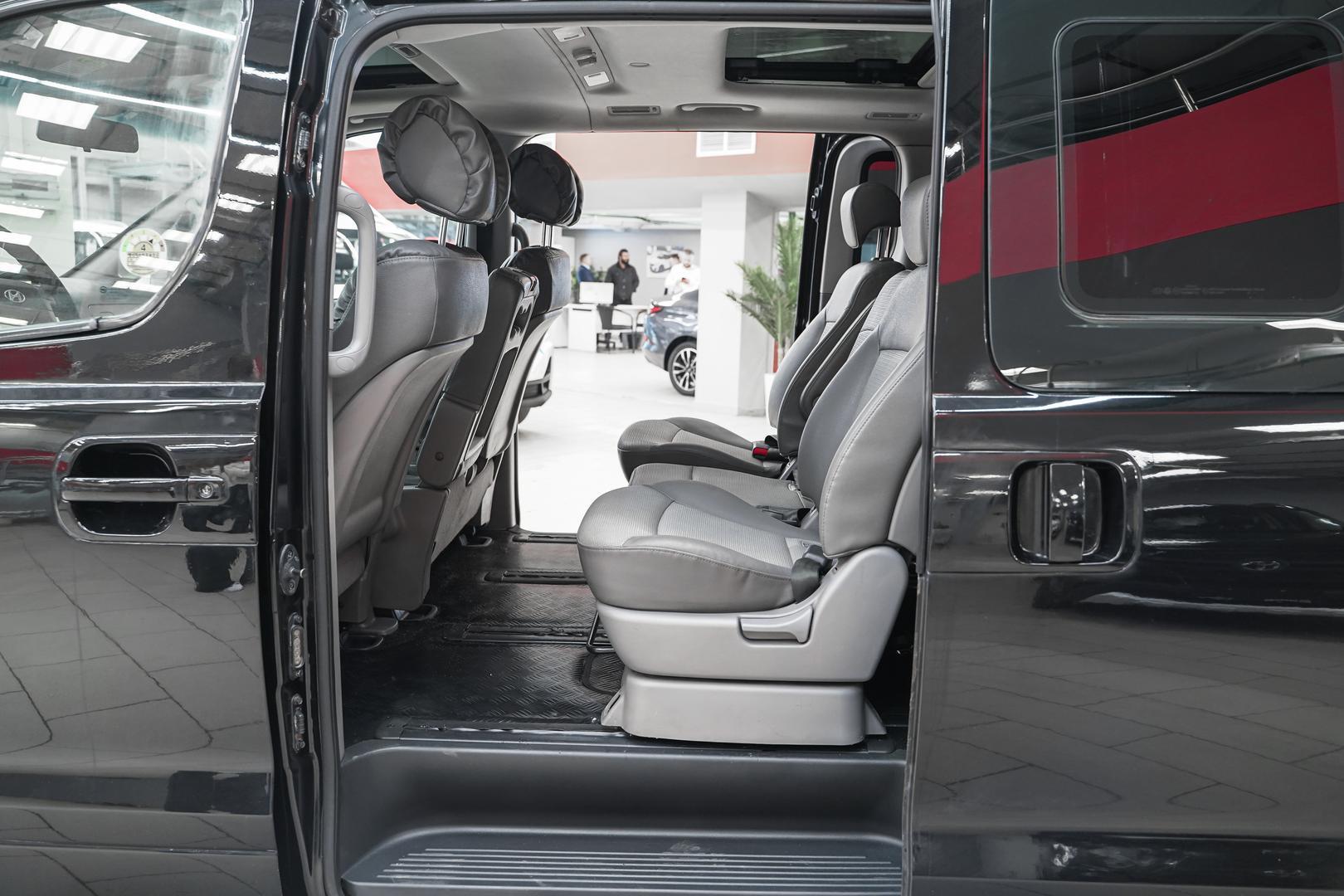 Hyundai Grand Starex 2009, черный, ДЦ Орехово
