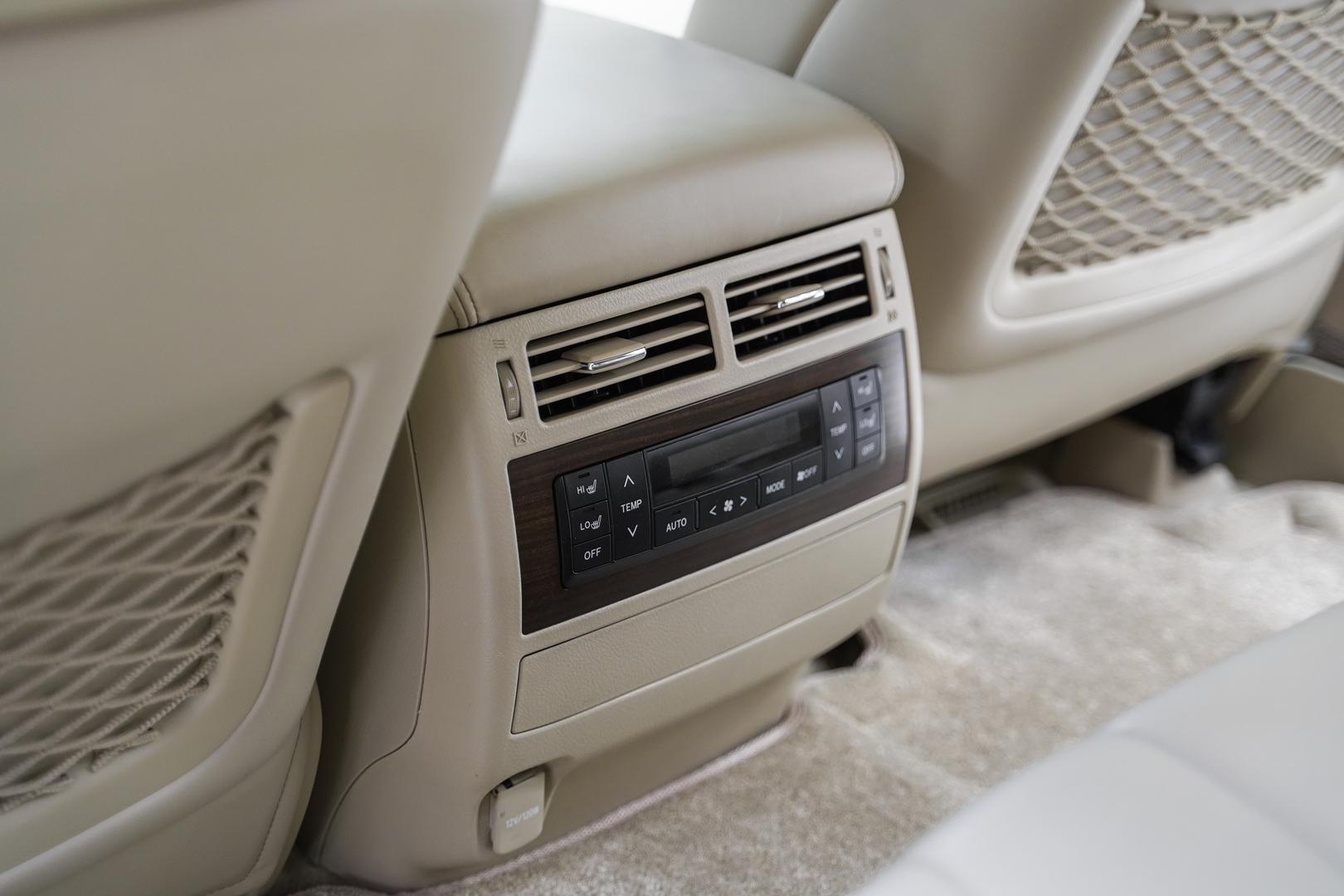 Toyota Land Cruiser 2015, коричневый, ДЦ Орехово