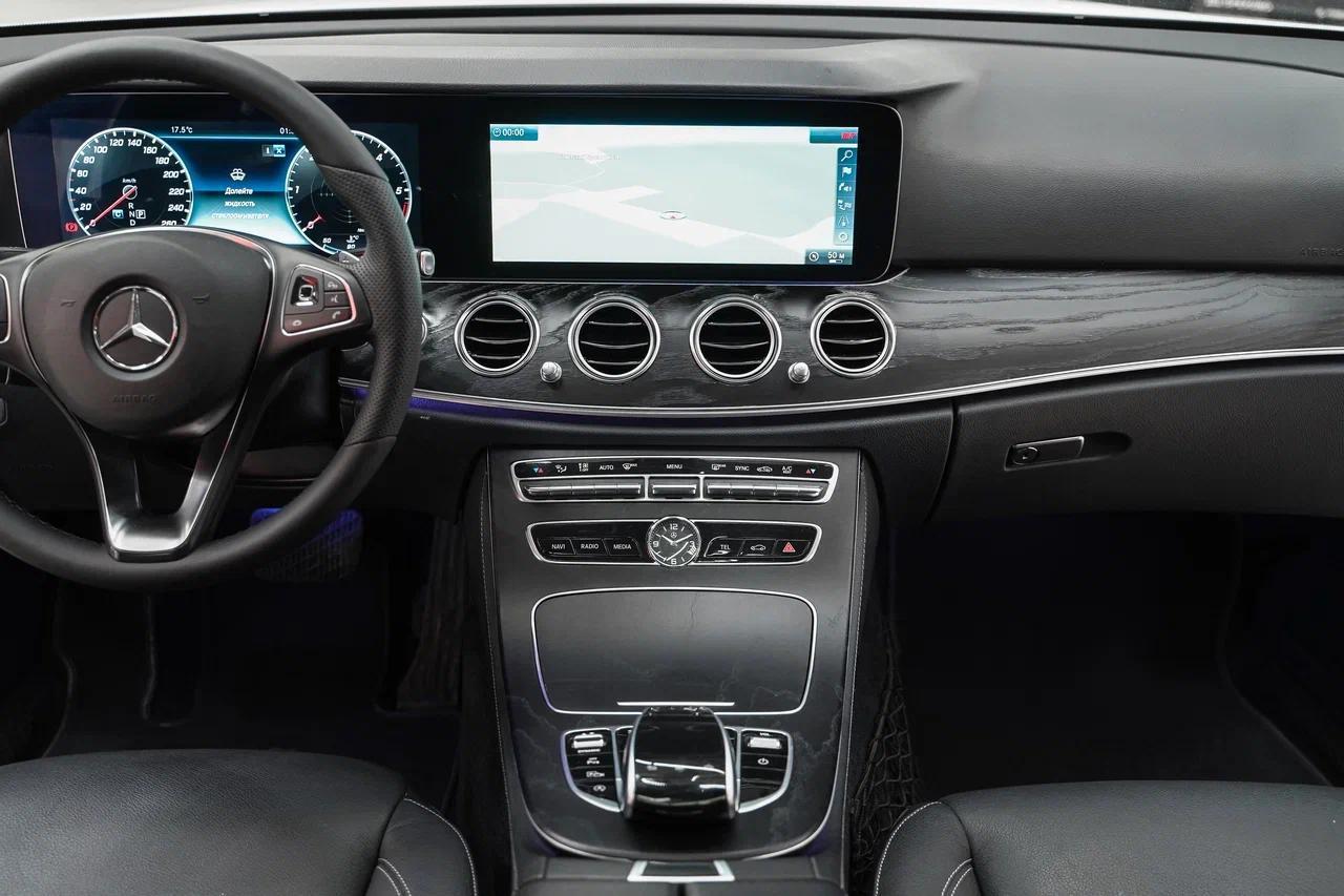 Mercedes-Benz E-Класс 2017, белый, ДЦ Орехово