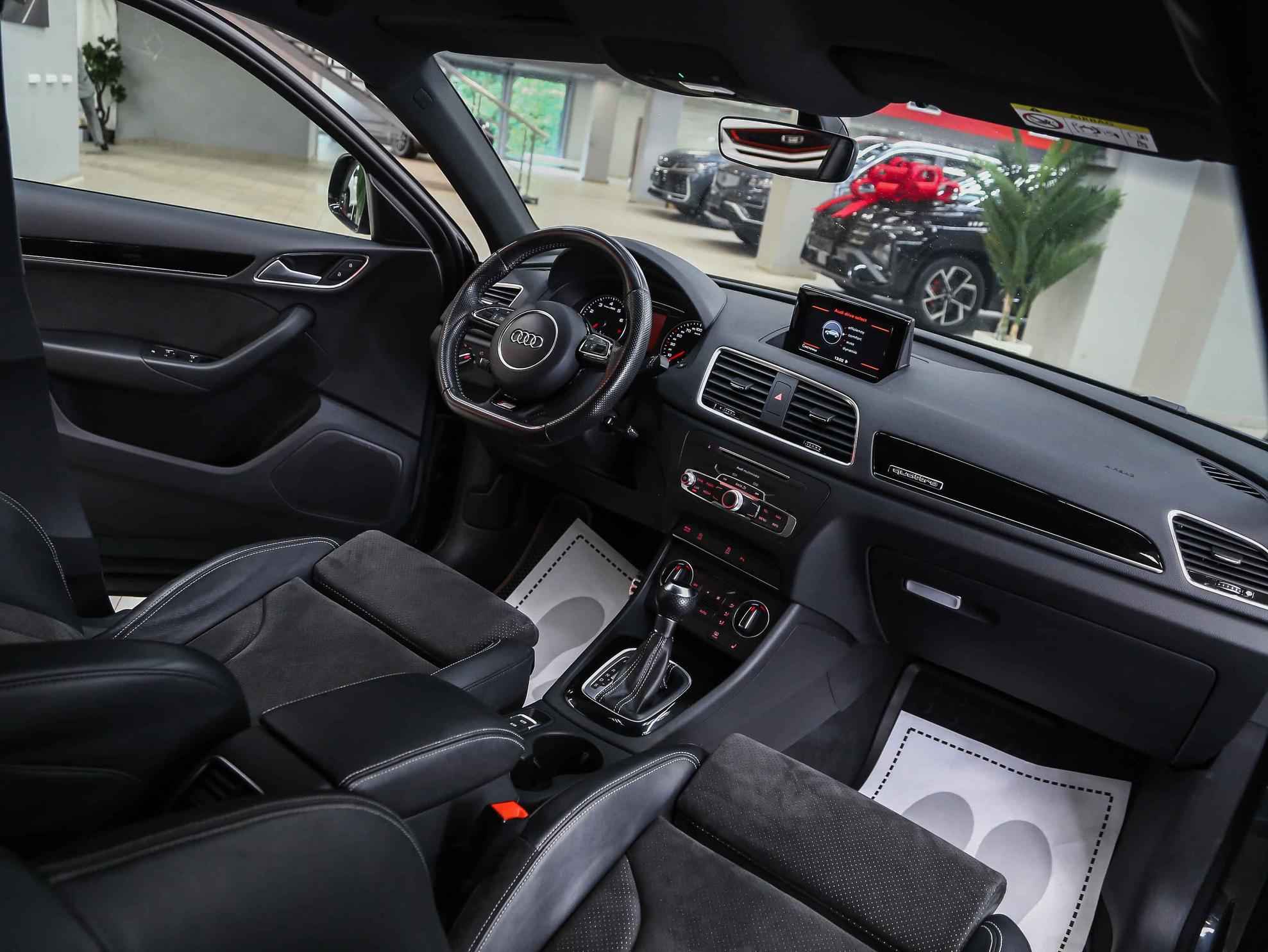 Audi Q3 2017, зеленый, ДЦ Орехово