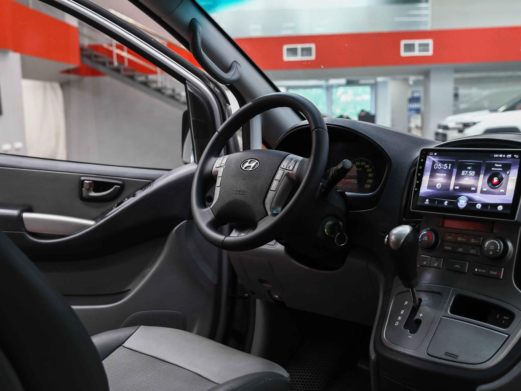 Hyundai Grand Starex 2009, серый, ДЦ Орехово
