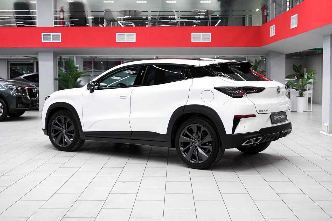 Changan UNI-T 2021, белый, ДЦ Орехово