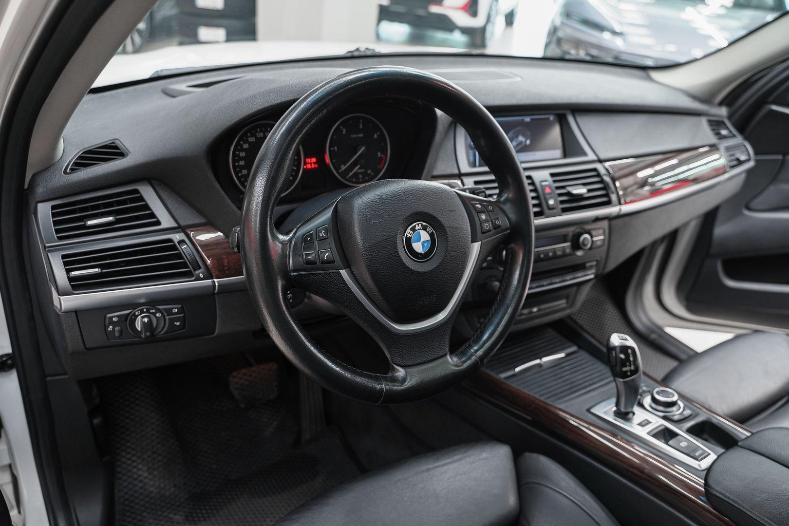 BMW X5 2011, белый, ДЦ Орехово