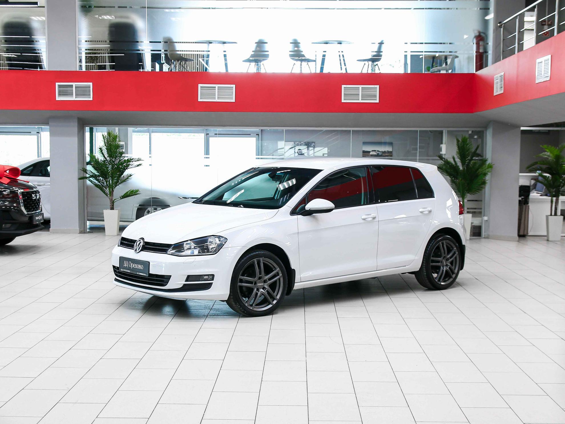 Volkswagen Golf 2014, белый, ДЦ Орехово