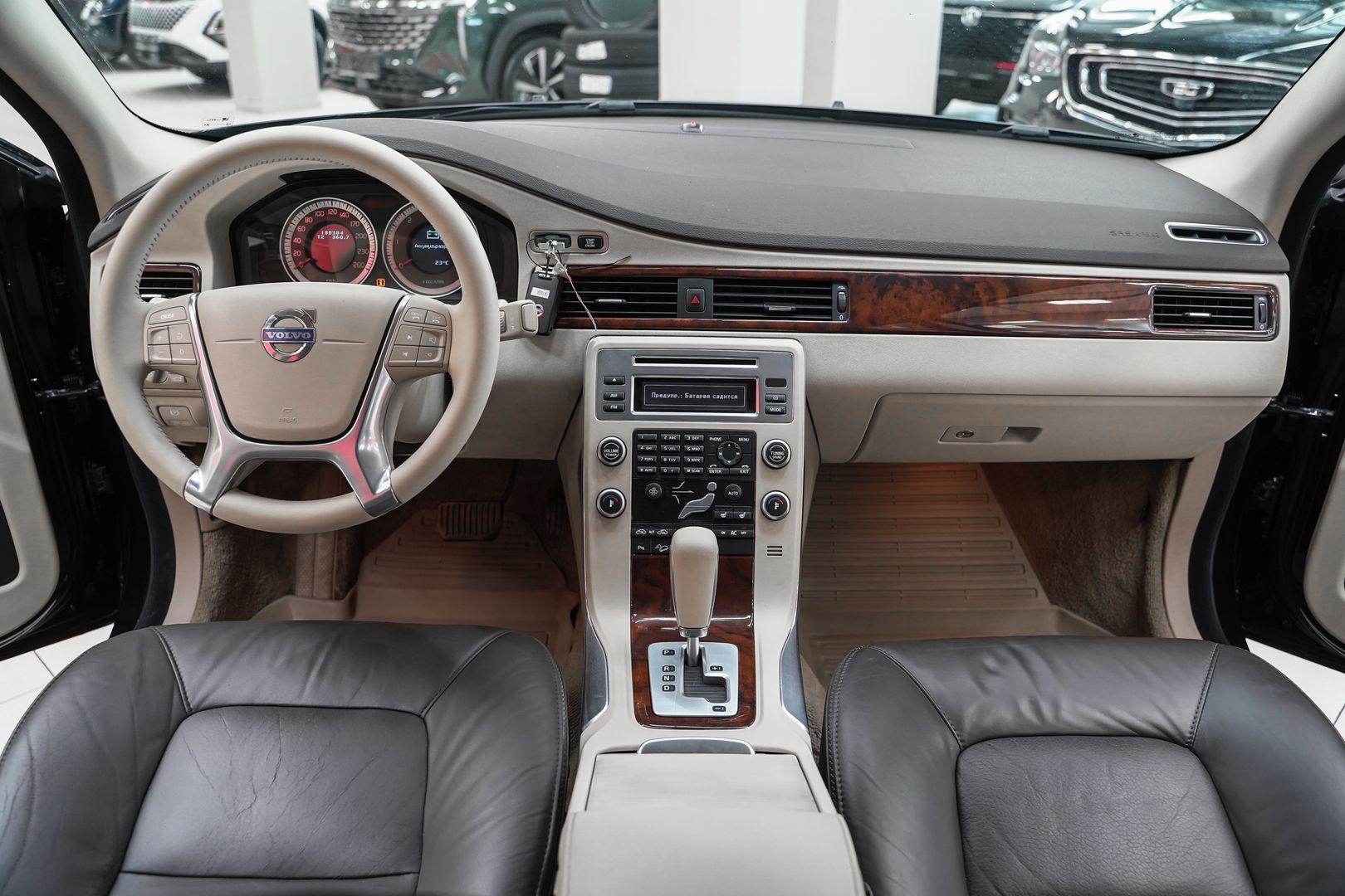 Volvo XC70 2011, черный, ДЦ Орехово