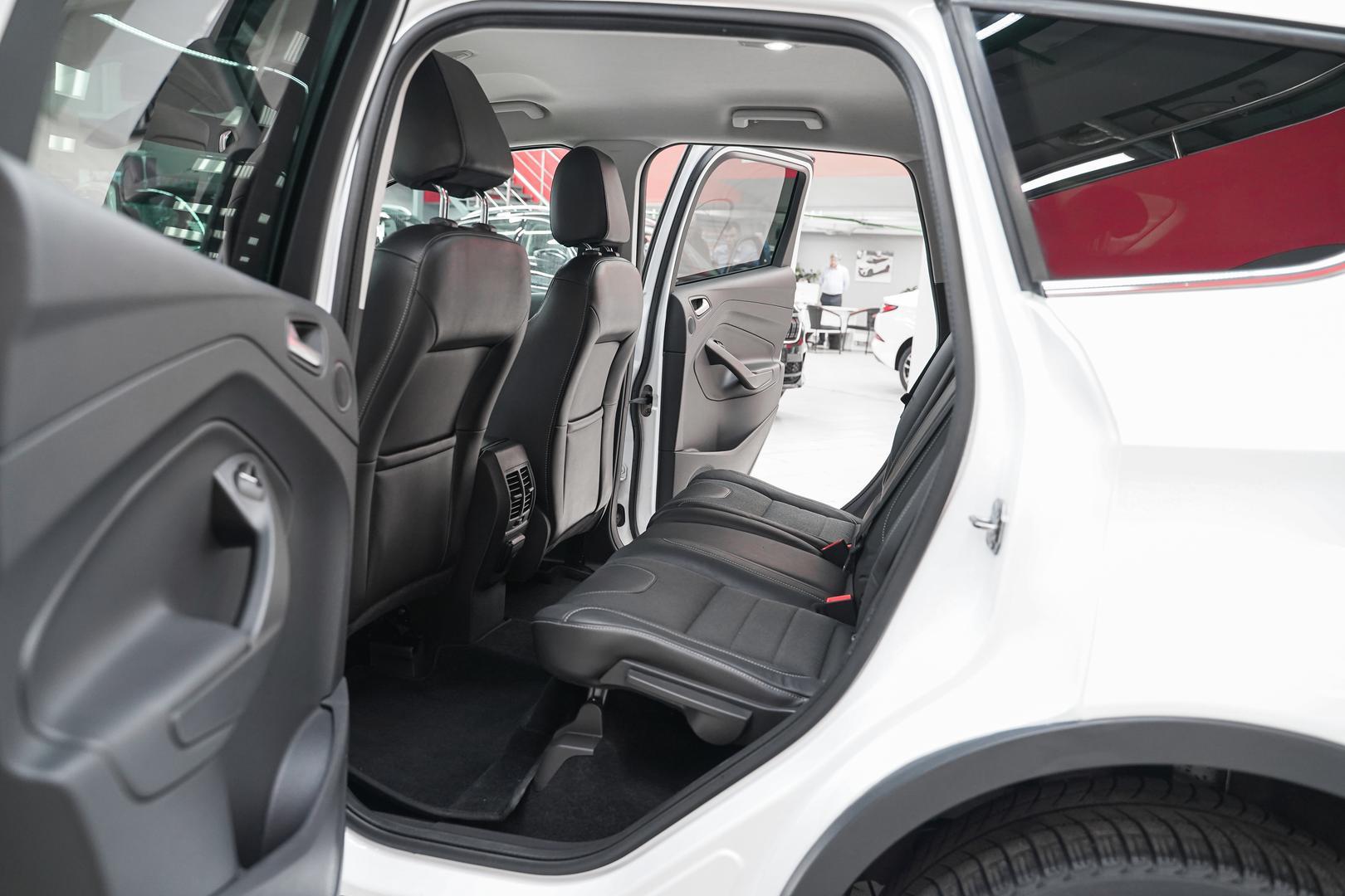 Ford Kuga 2015, белый, ДЦ Орехово
