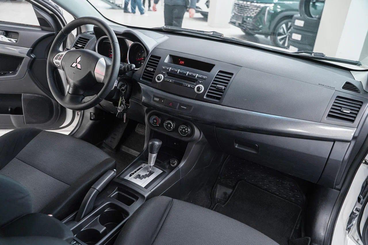 Mitsubishi Lancer 2008, белый, ДЦ Орехово