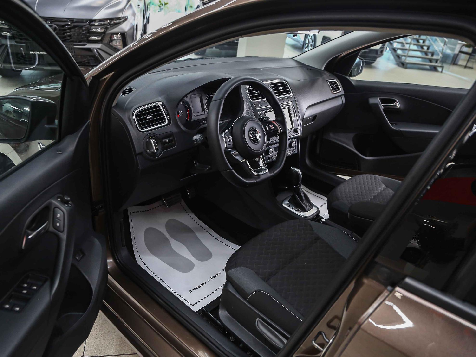 Volkswagen Polo 2018, коричневый, ДЦ Орехово