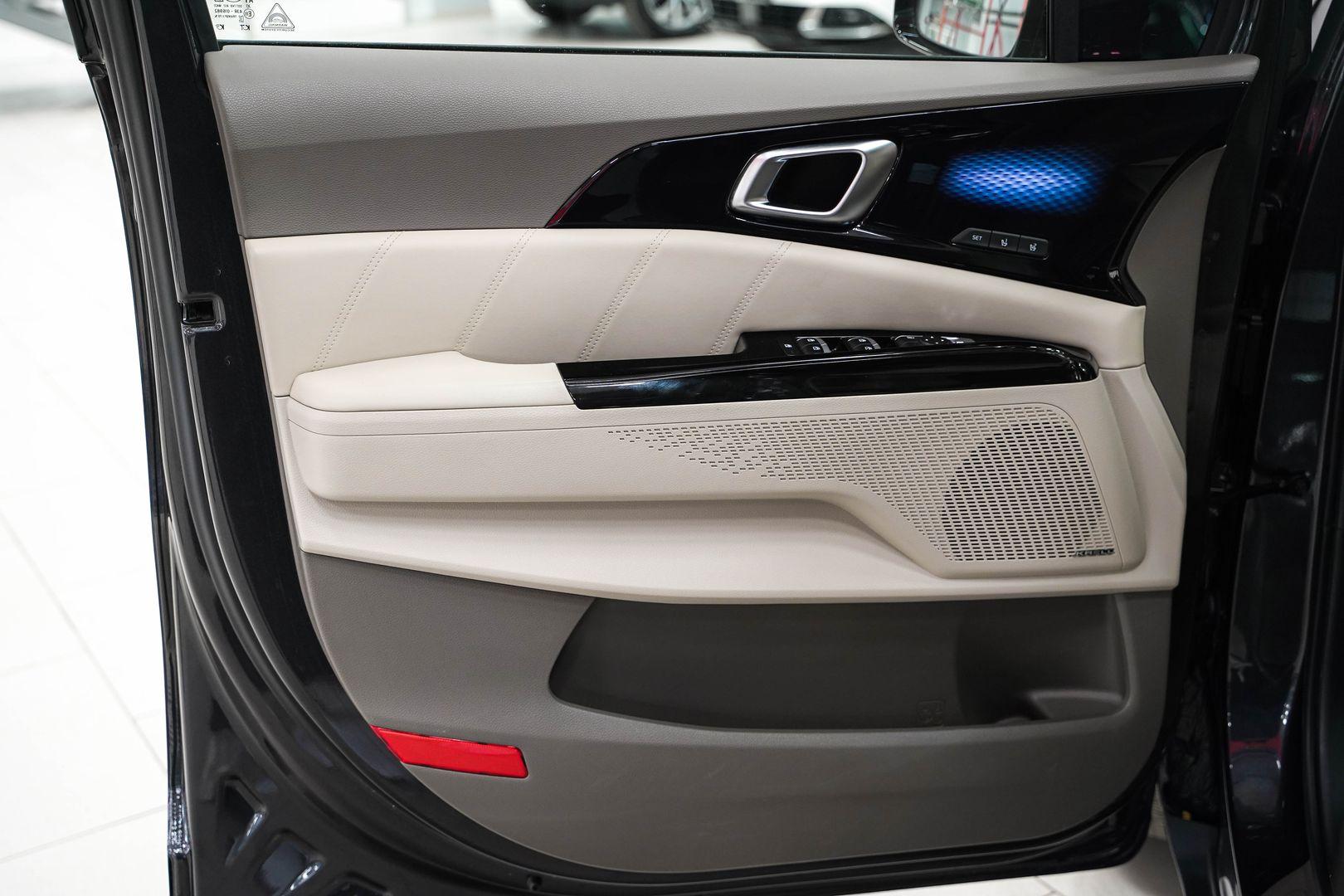 Kia Carnival 2020, серый, ДЦ Орехово