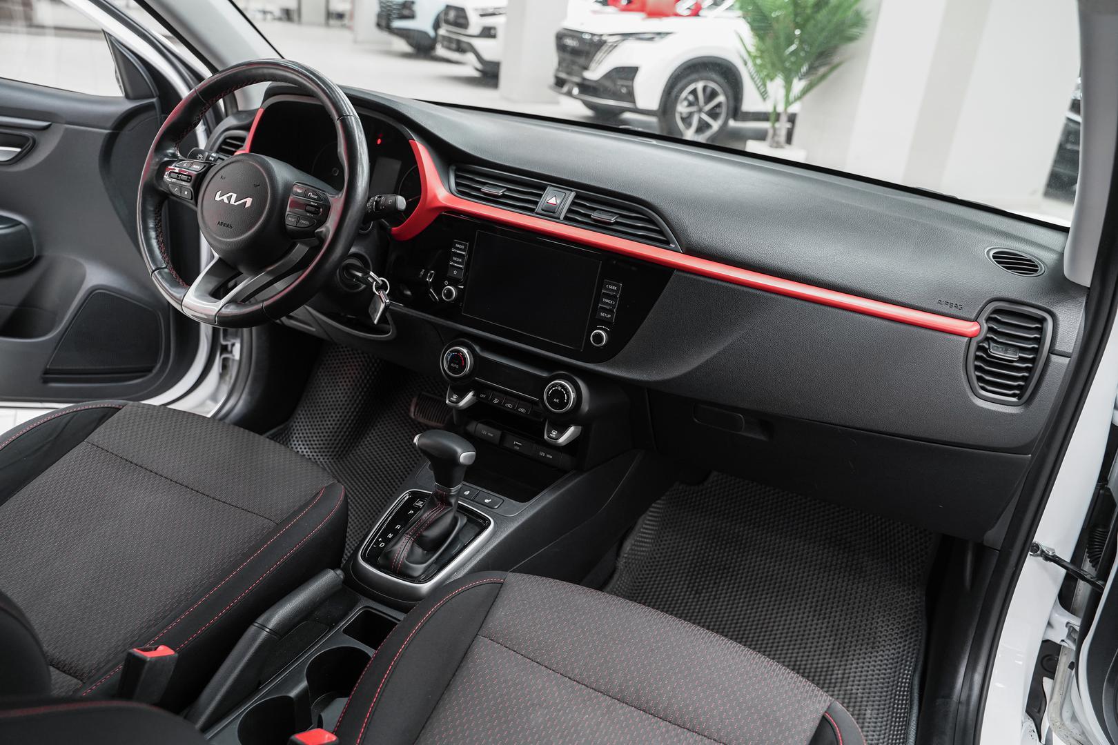 Kia Rio 2021, белый, ДЦ Орехово