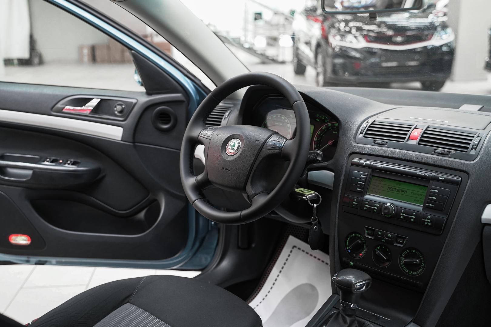 Skoda Octavia 2008, синий, ДЦ Орехово