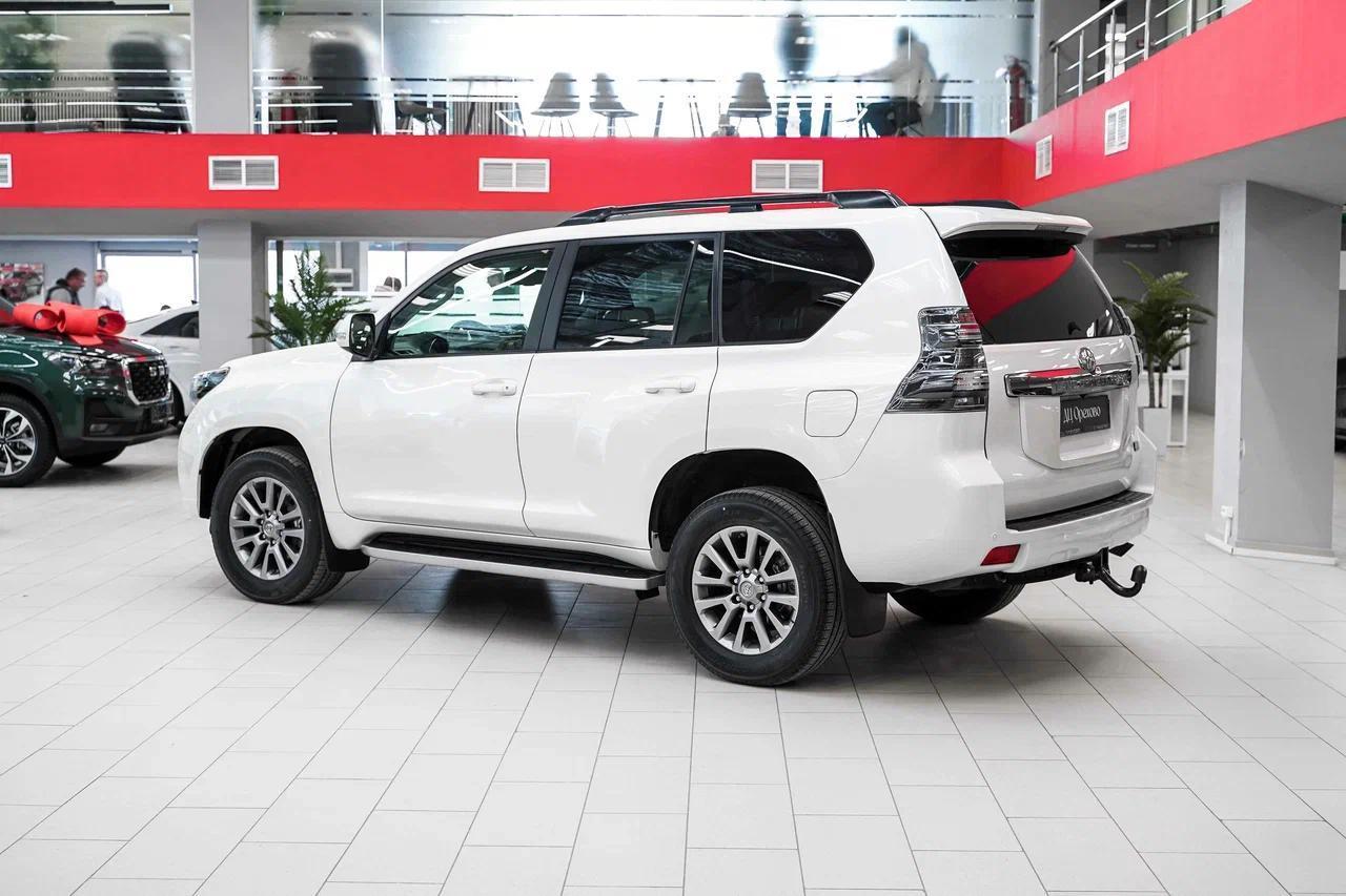 Toyota Land Cruiser Prado 2016, белый, ДЦ Орехово