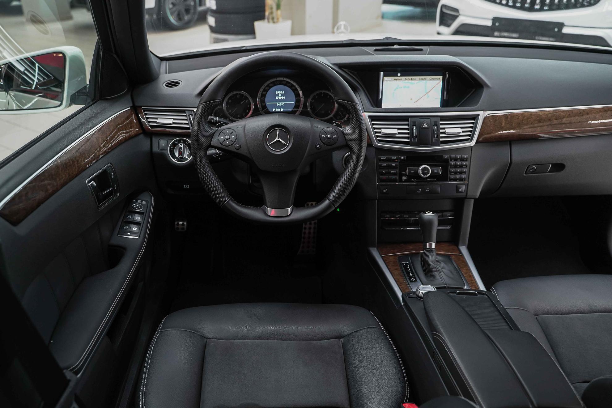 Mercedes-Benz E-Класс 2011, белый, ДЦ Орехово