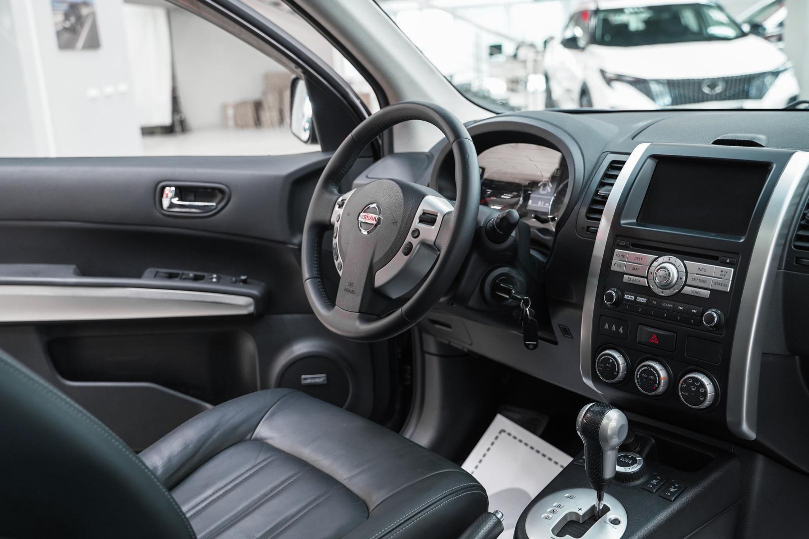Nissan X-Trail 2011, серый, ДЦ Орехово