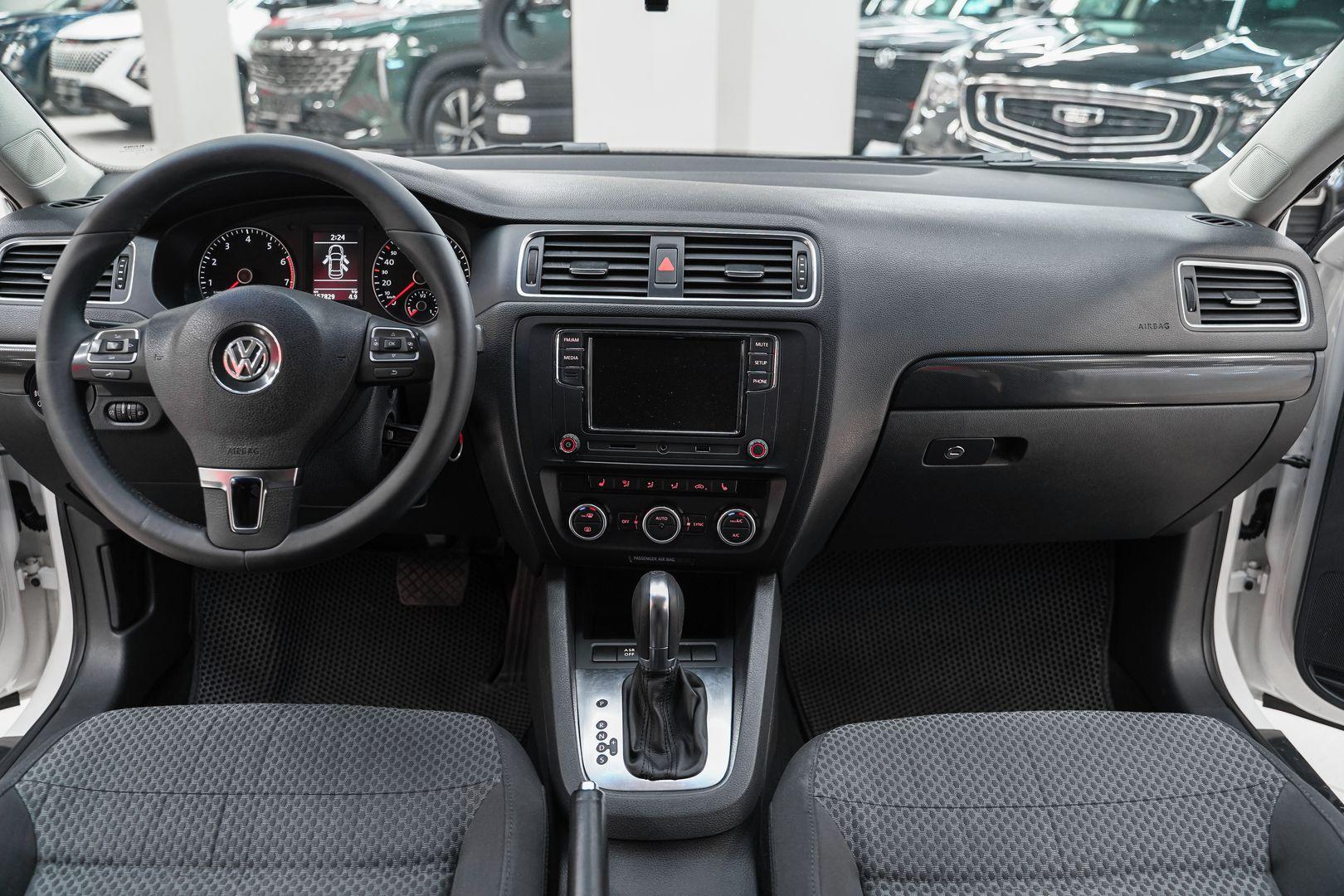 Volkswagen Jetta 2013, белый, ДЦ Орехово