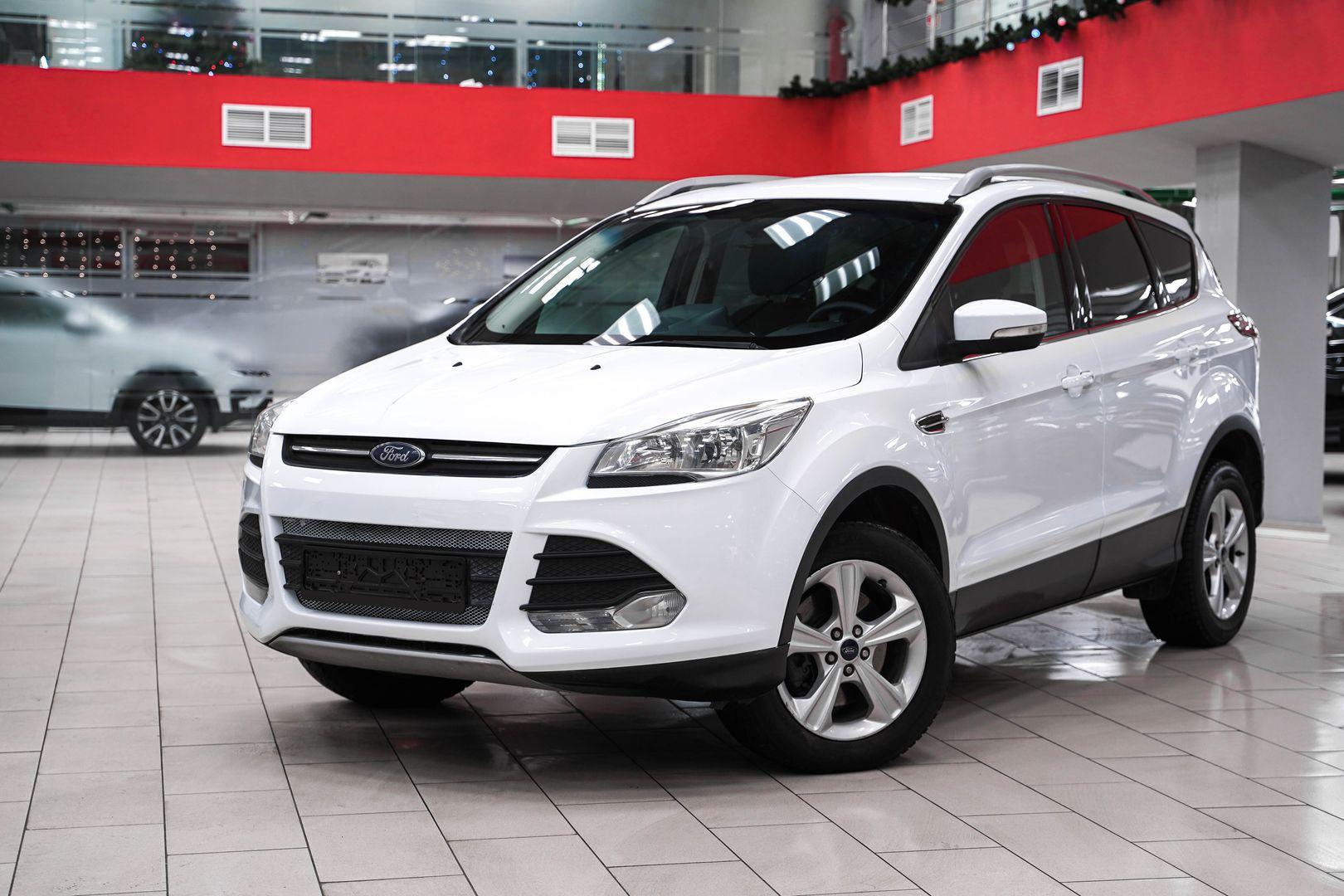 Ford Kuga 2015, белый, ДЦ Орехово