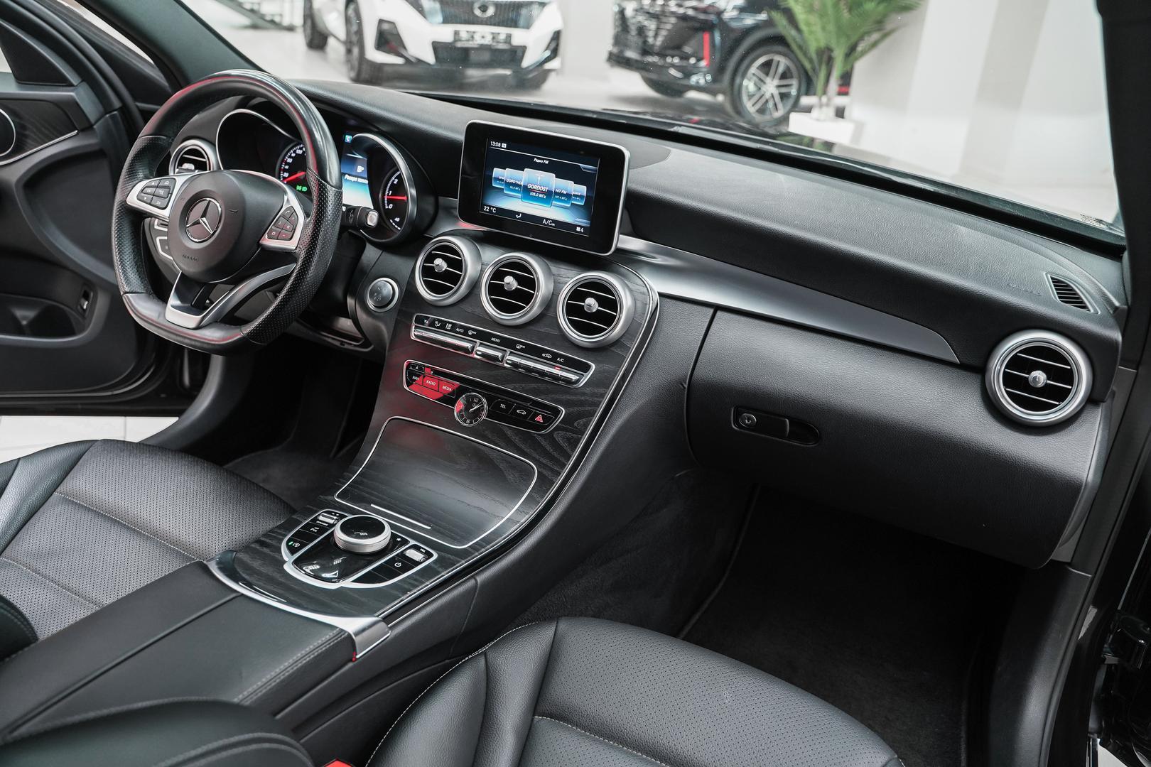 Mercedes-Benz C-Класс 2017, черный, ДЦ Орехово