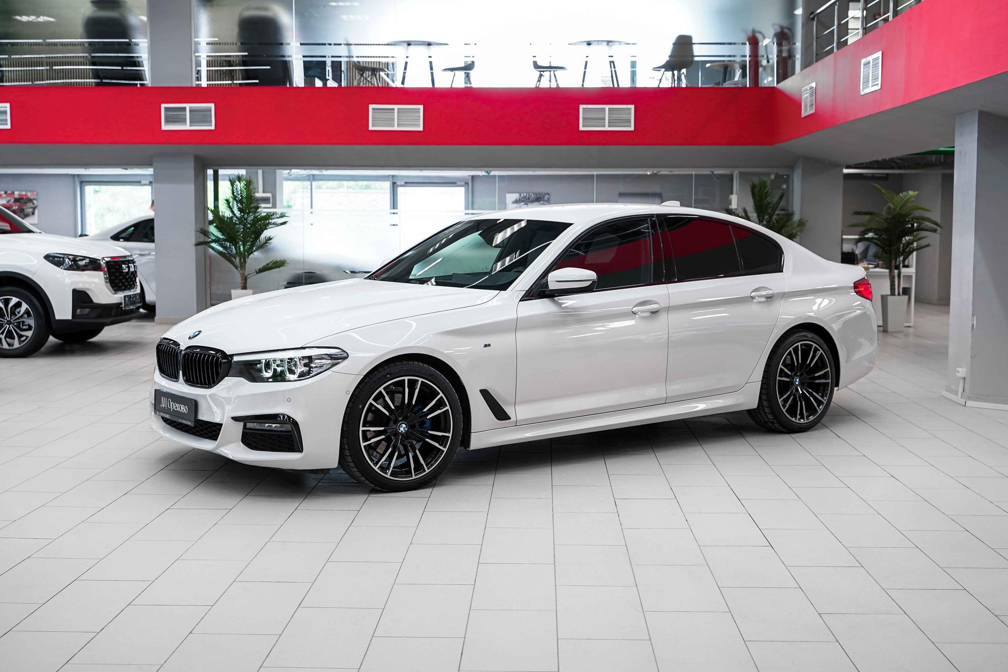 BMW 5 серии 2018, белый, ДЦ Орехово