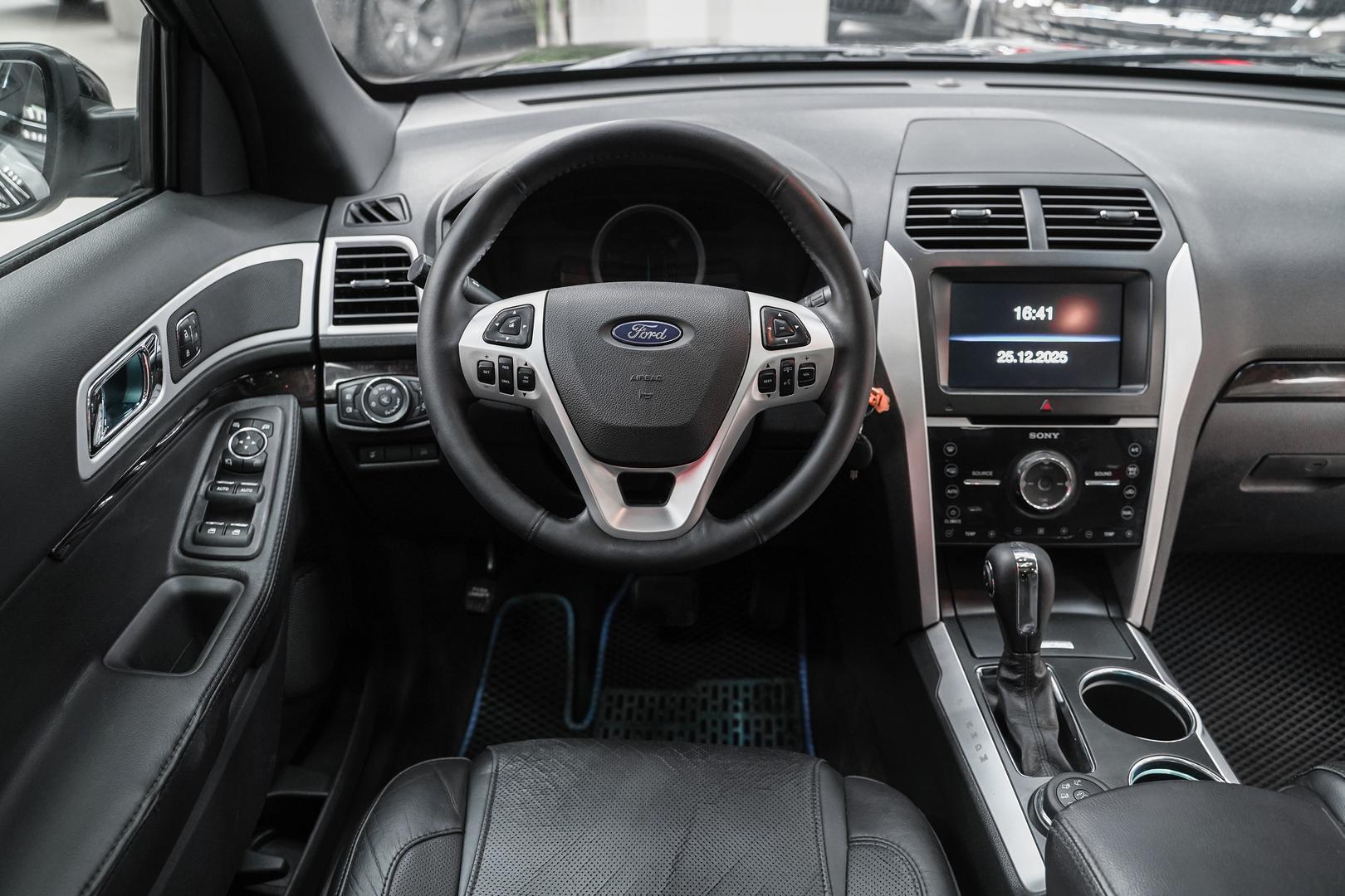 Ford Explorer 2013, черный, ДЦ Орехово
