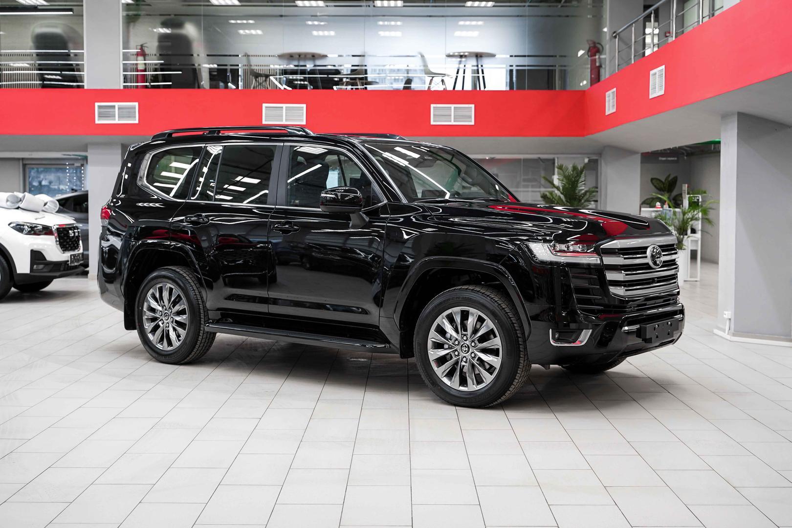 Toyota Land Cruiser 2025, черный, ДЦ Орехово