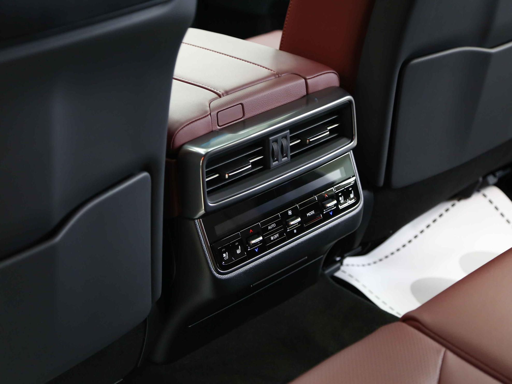 Lexus LX 2026, серый, ДЦ Орехово