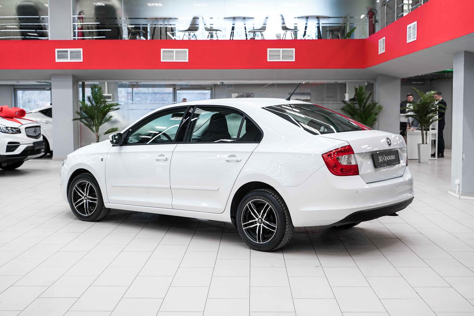 Skoda Rapid 2015, белый, ДЦ Орехово