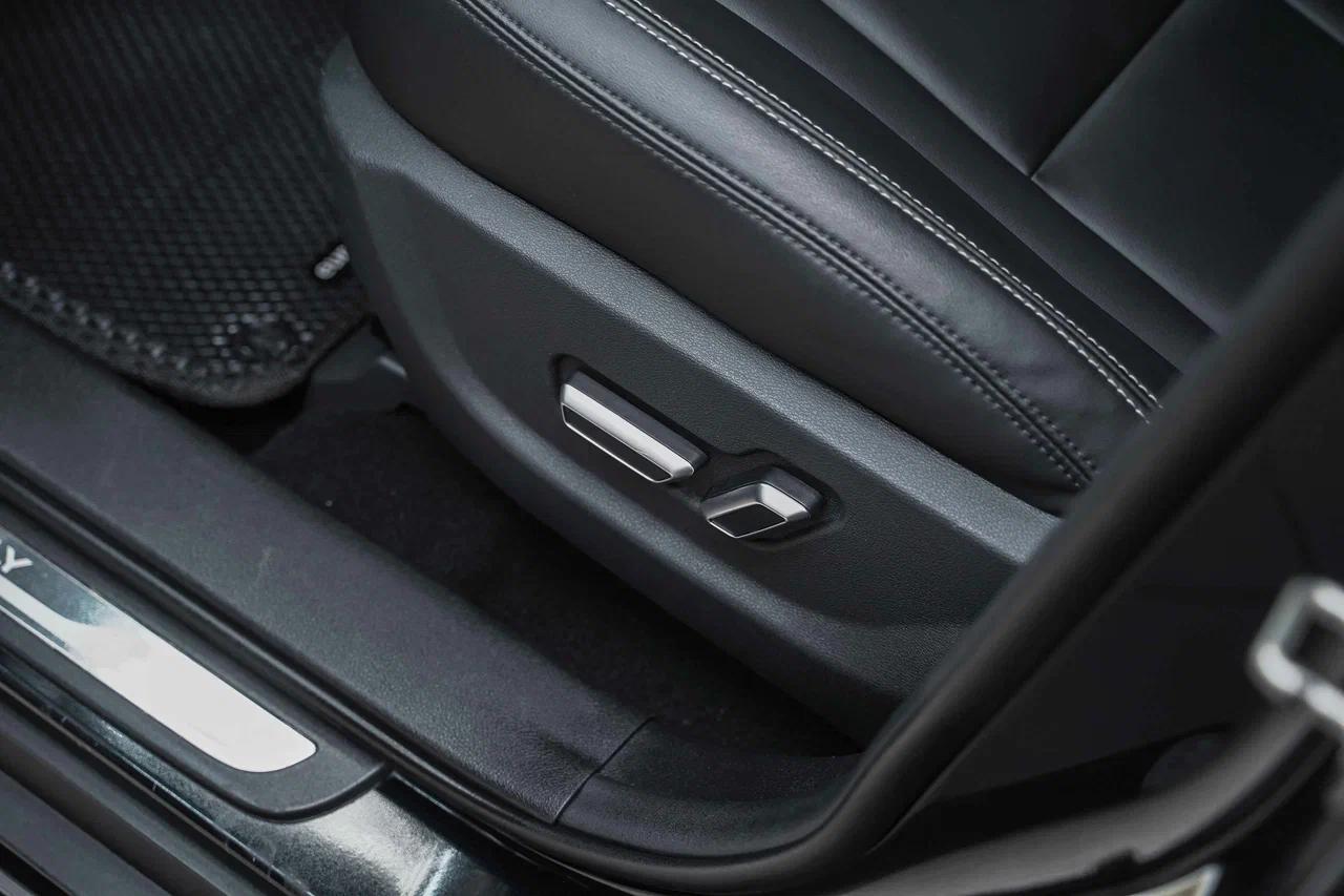 Geely Atlas 2021, черный, ДЦ Орехово