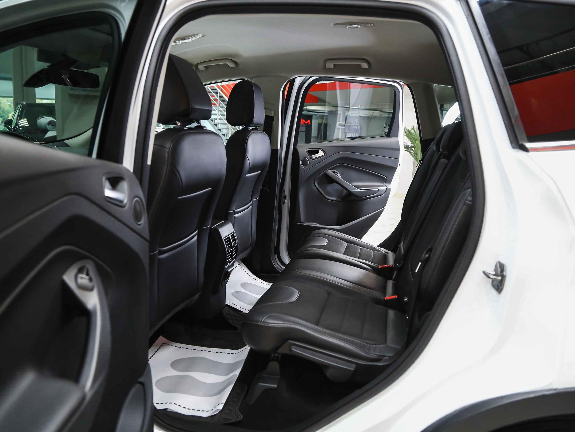 Ford Kuga 2014, белый, ДЦ Орехово