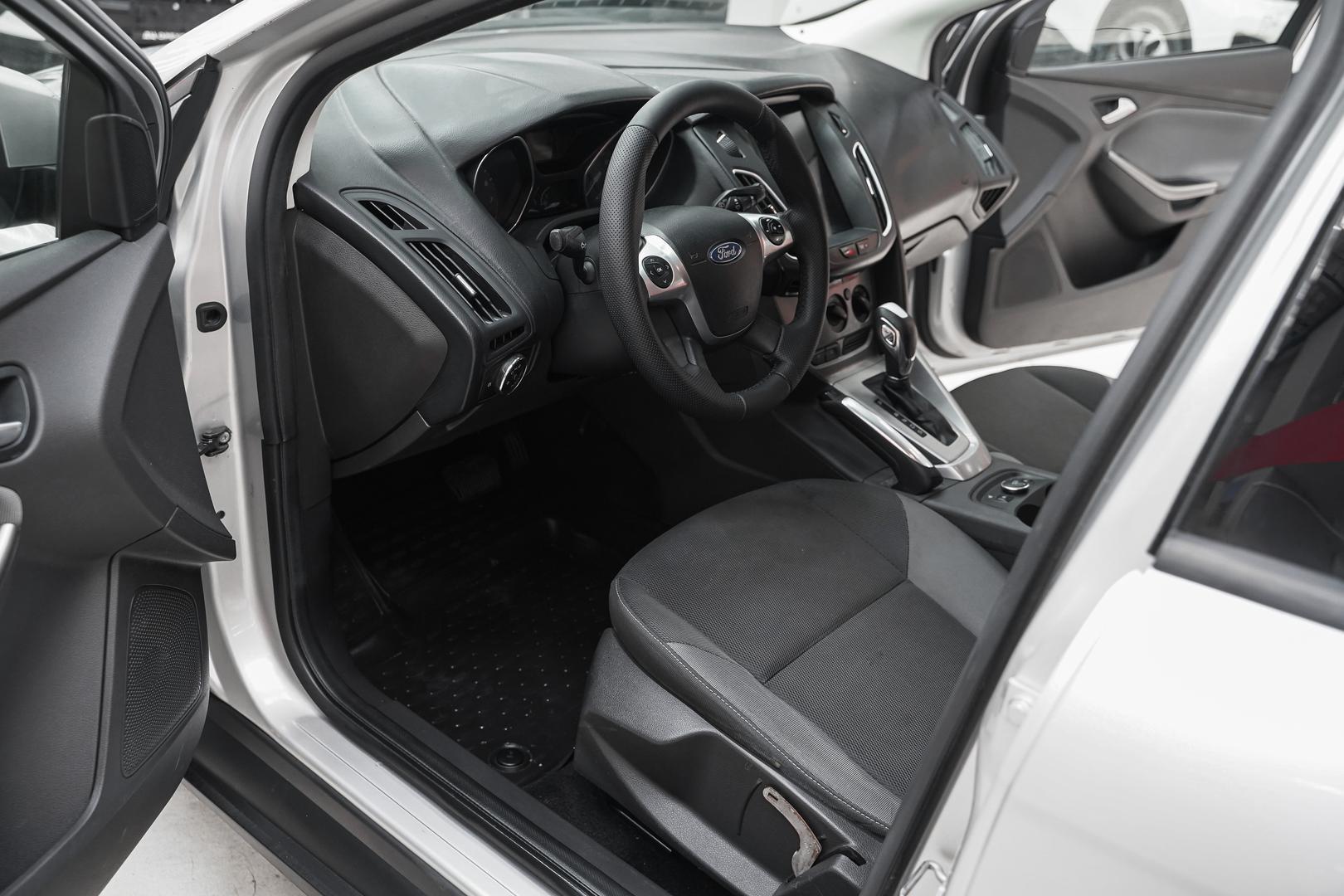 Ford Focus 2013, серебряный, ДЦ Орехово