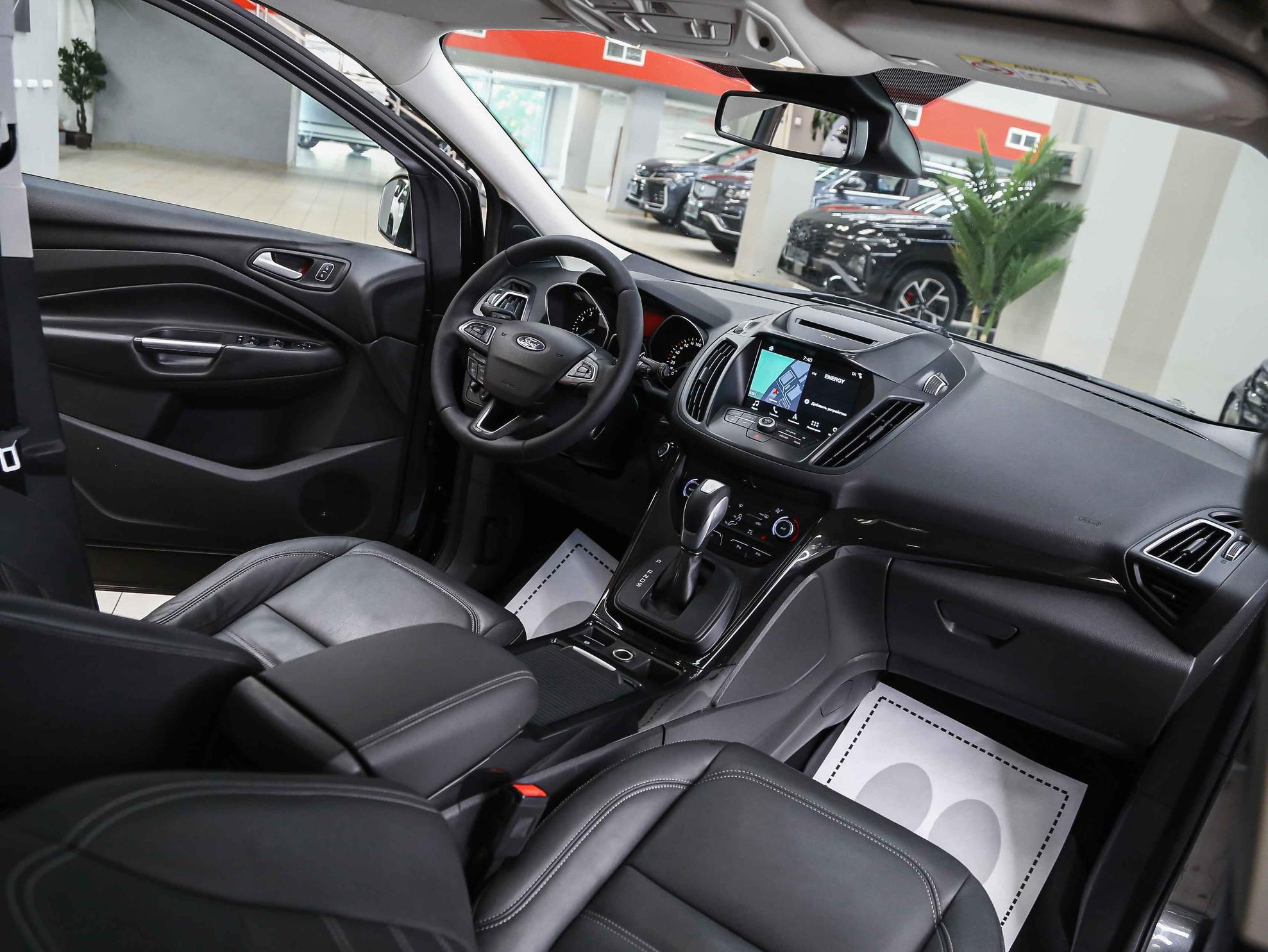 Ford Kuga 2017, серый, ДЦ Орехово