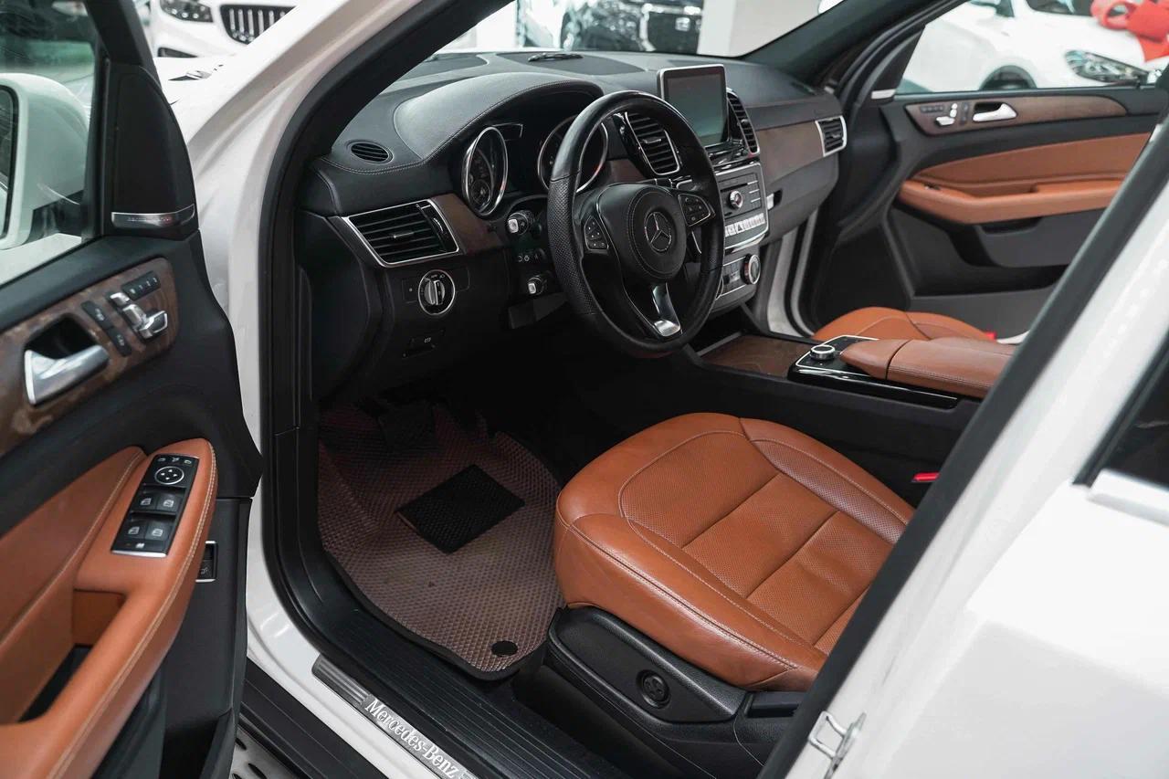 Mercedes-Benz GLE 2015, белый, ДЦ Орехово