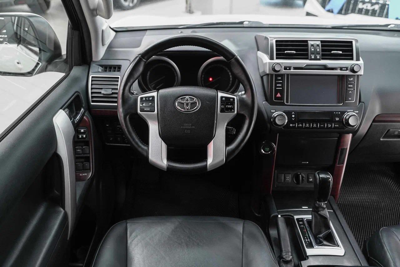 Toyota Land Cruiser Prado 2016, белый, ДЦ Орехово