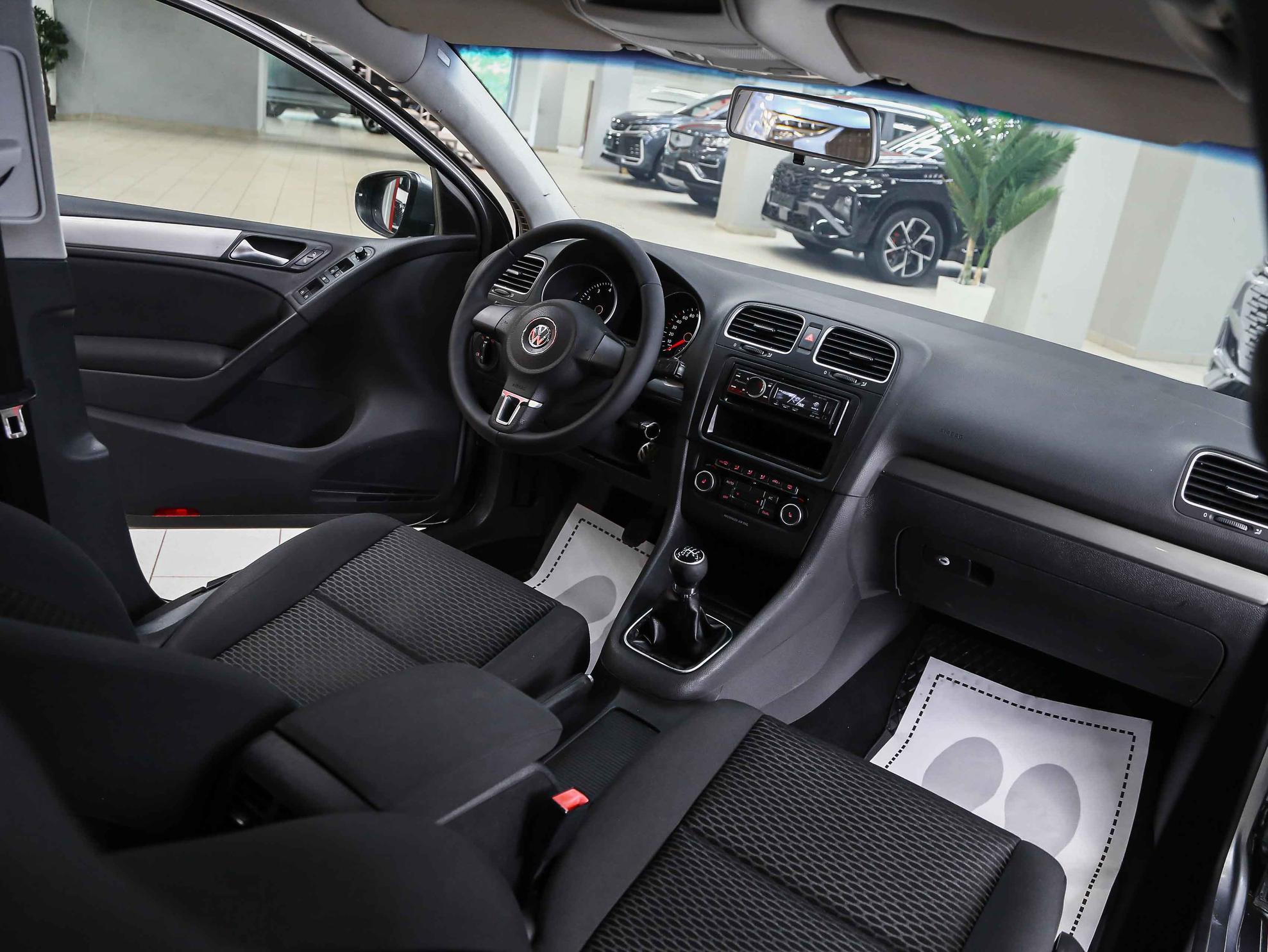 Volkswagen Golf 2011, серый, ДЦ Орехово