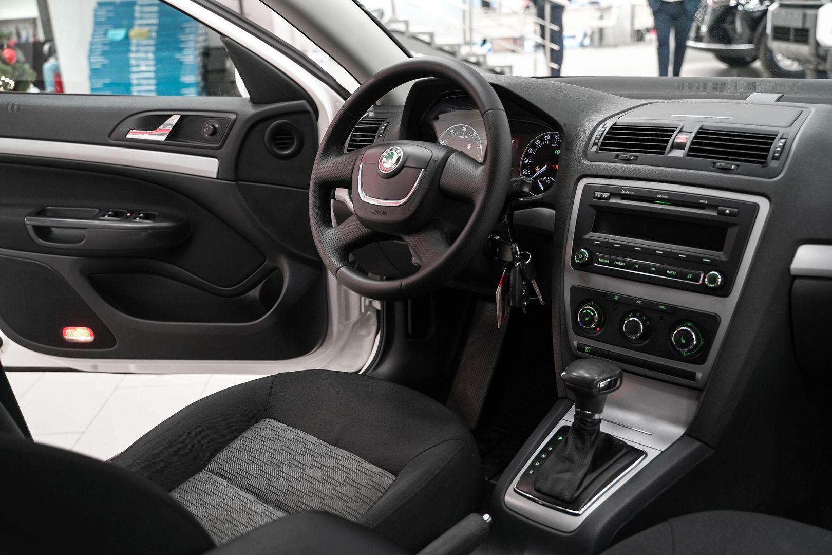 Skoda Octavia 2013, белый, ДЦ Орехово