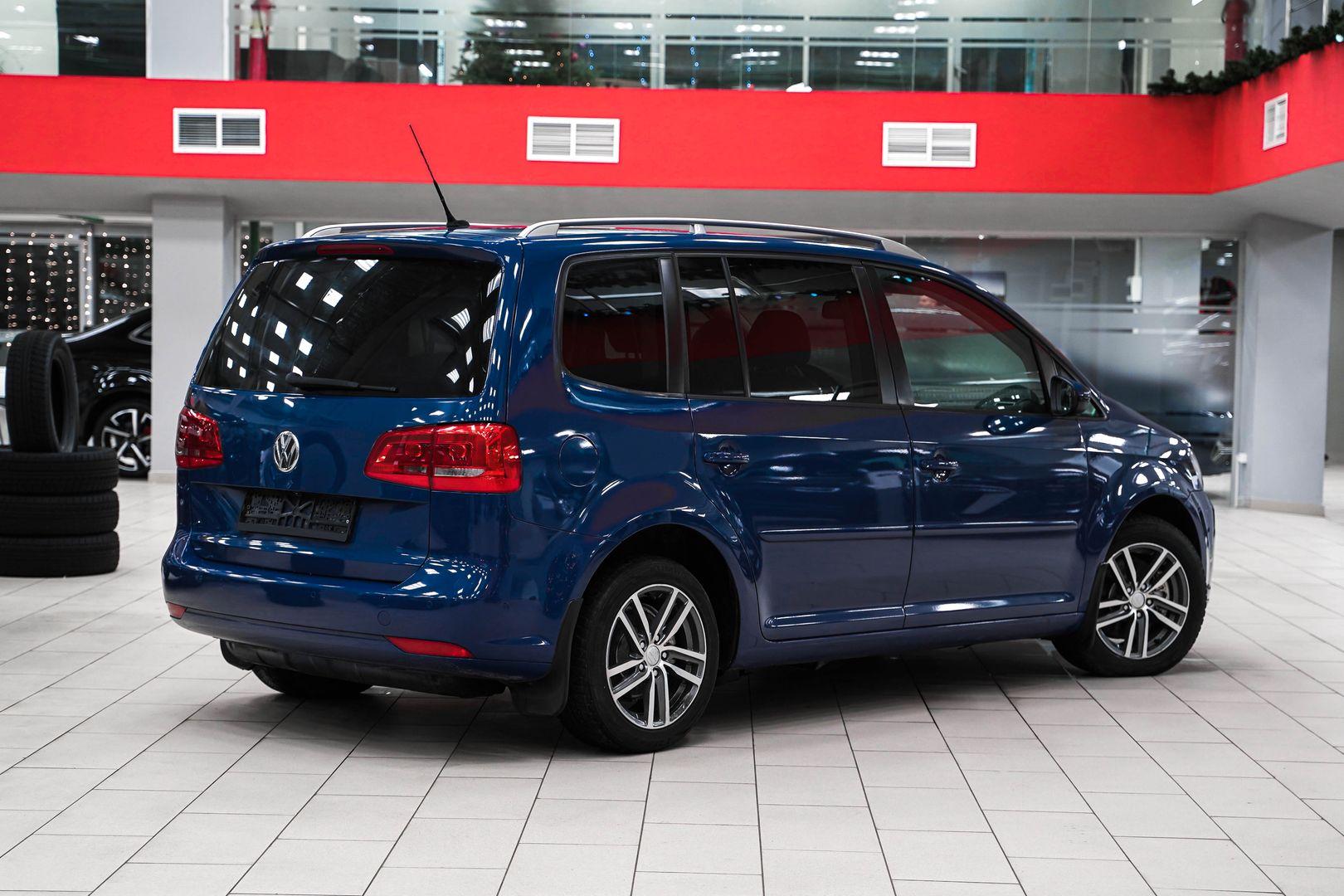 Volkswagen Touran 2011, синий, ДЦ Орехово