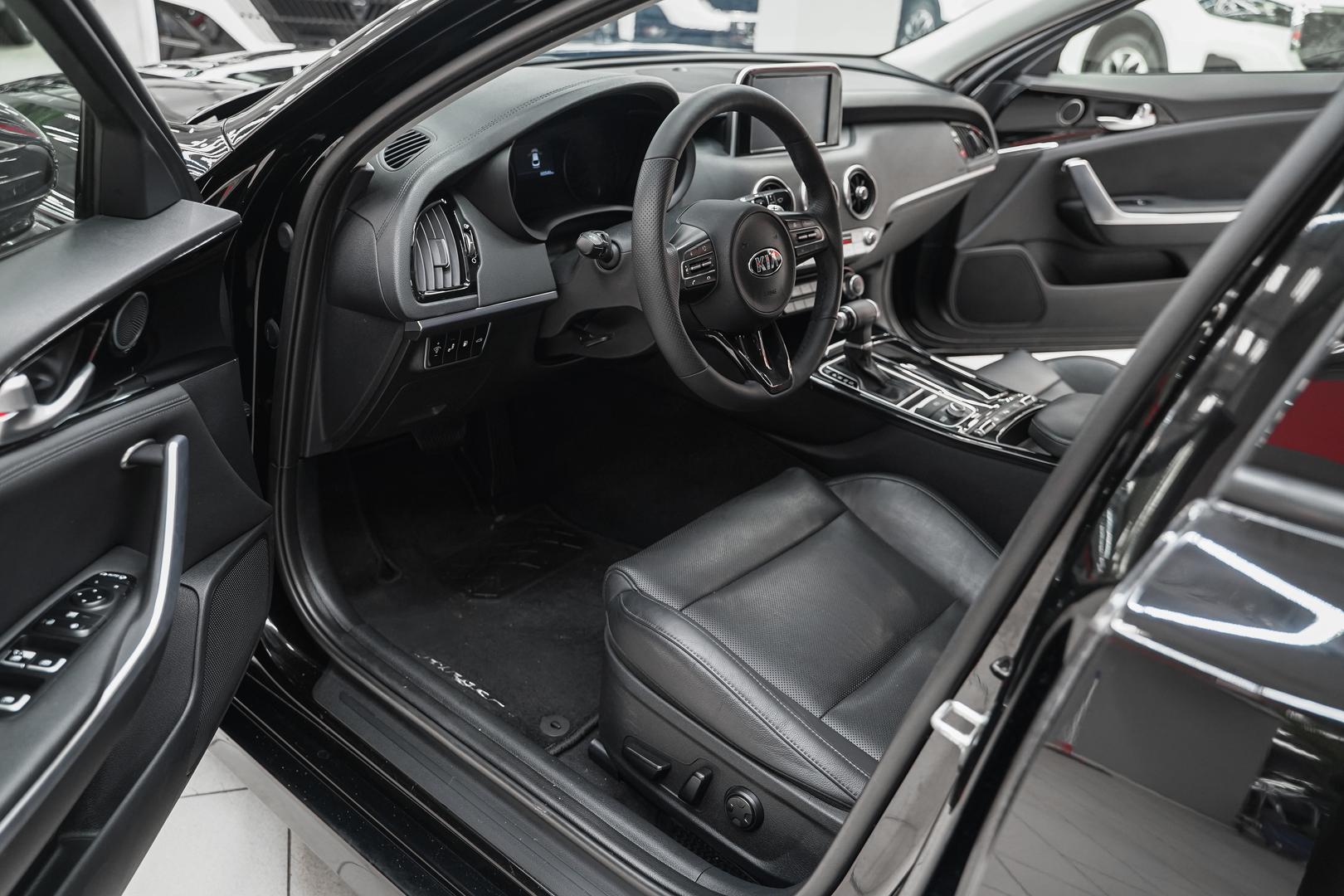 Kia Stinger 2018, черный, ДЦ Орехово