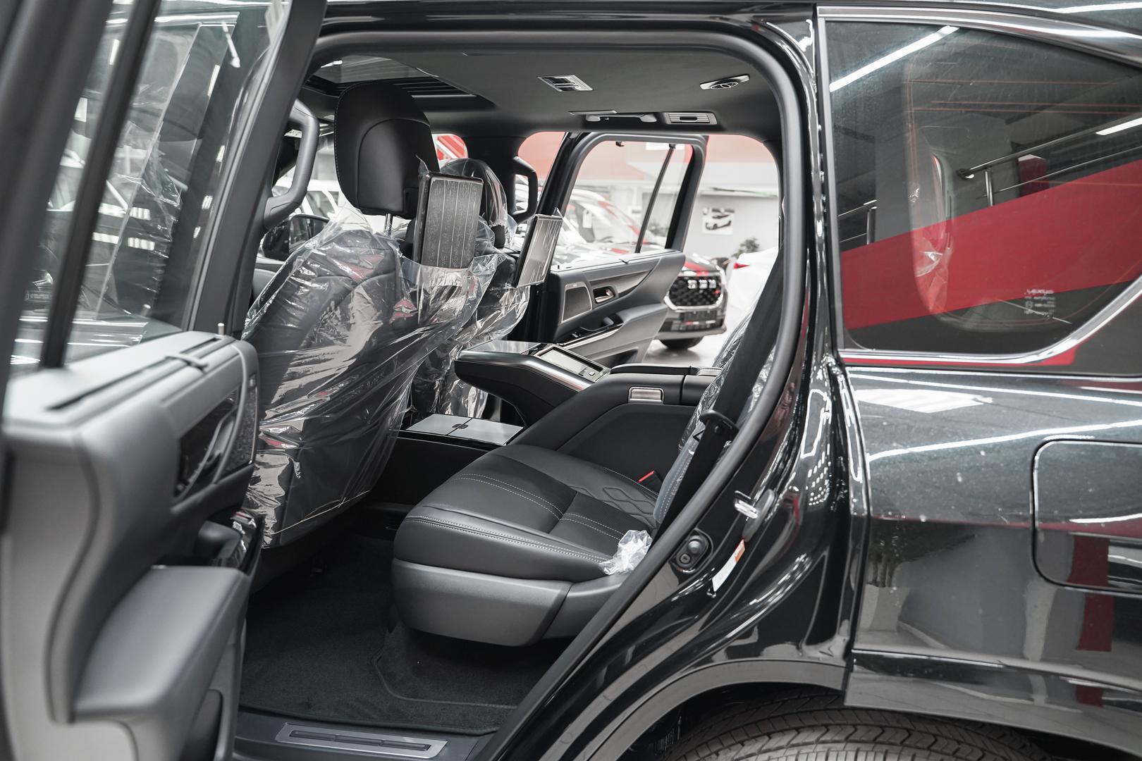 Lexus LX 2025, черный, ДЦ Орехово