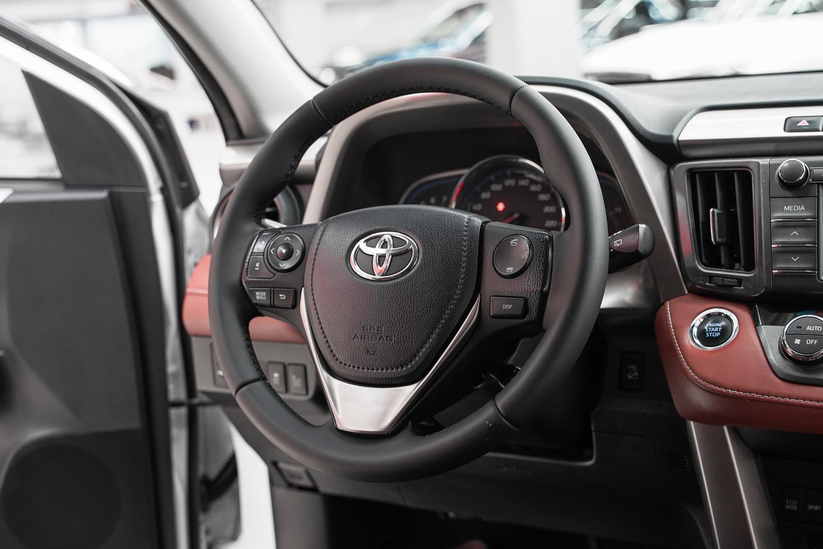 Toyota RAV4 2013, белый, ДЦ Орехово