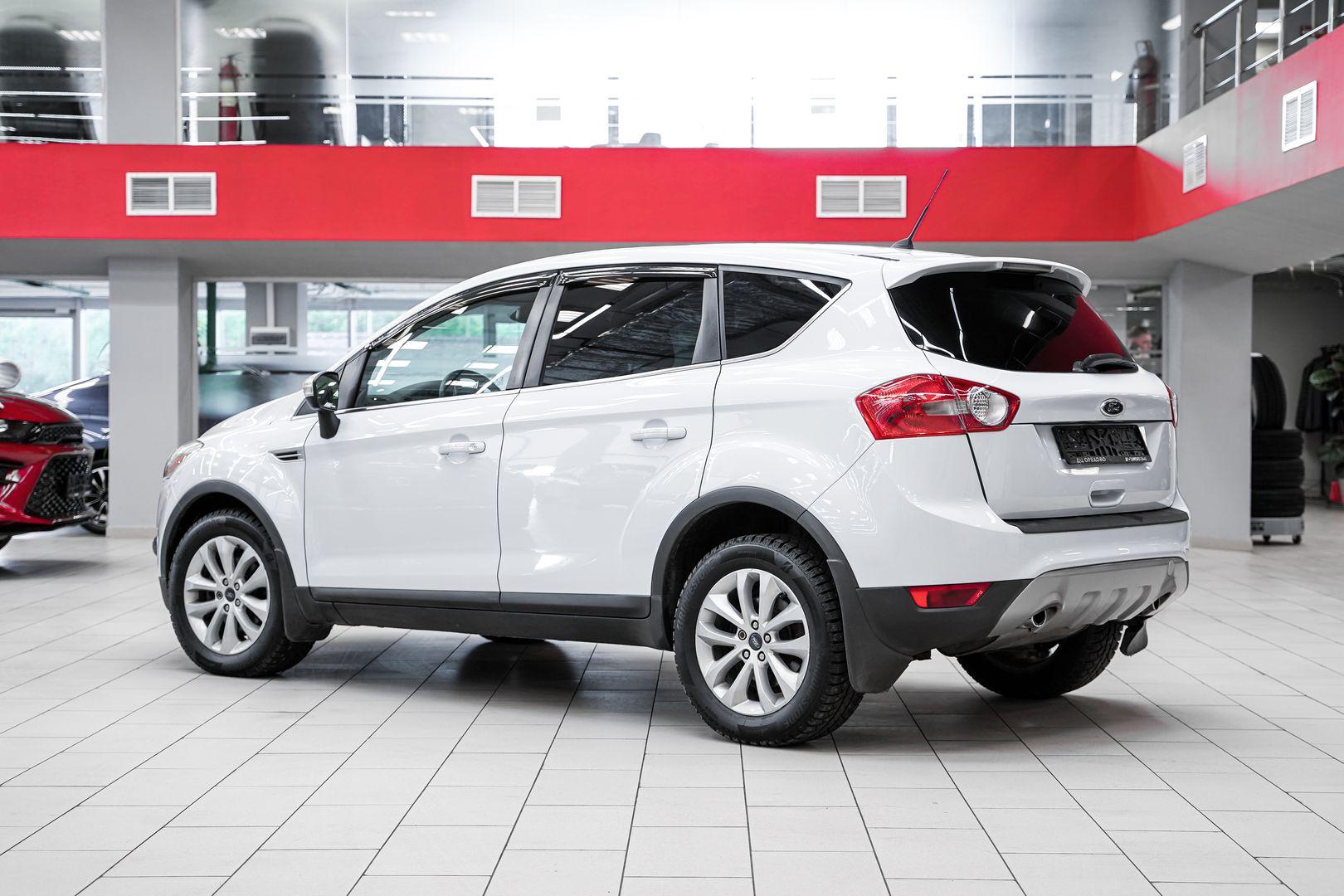 Ford Kuga 2012, белый, ДЦ Орехово